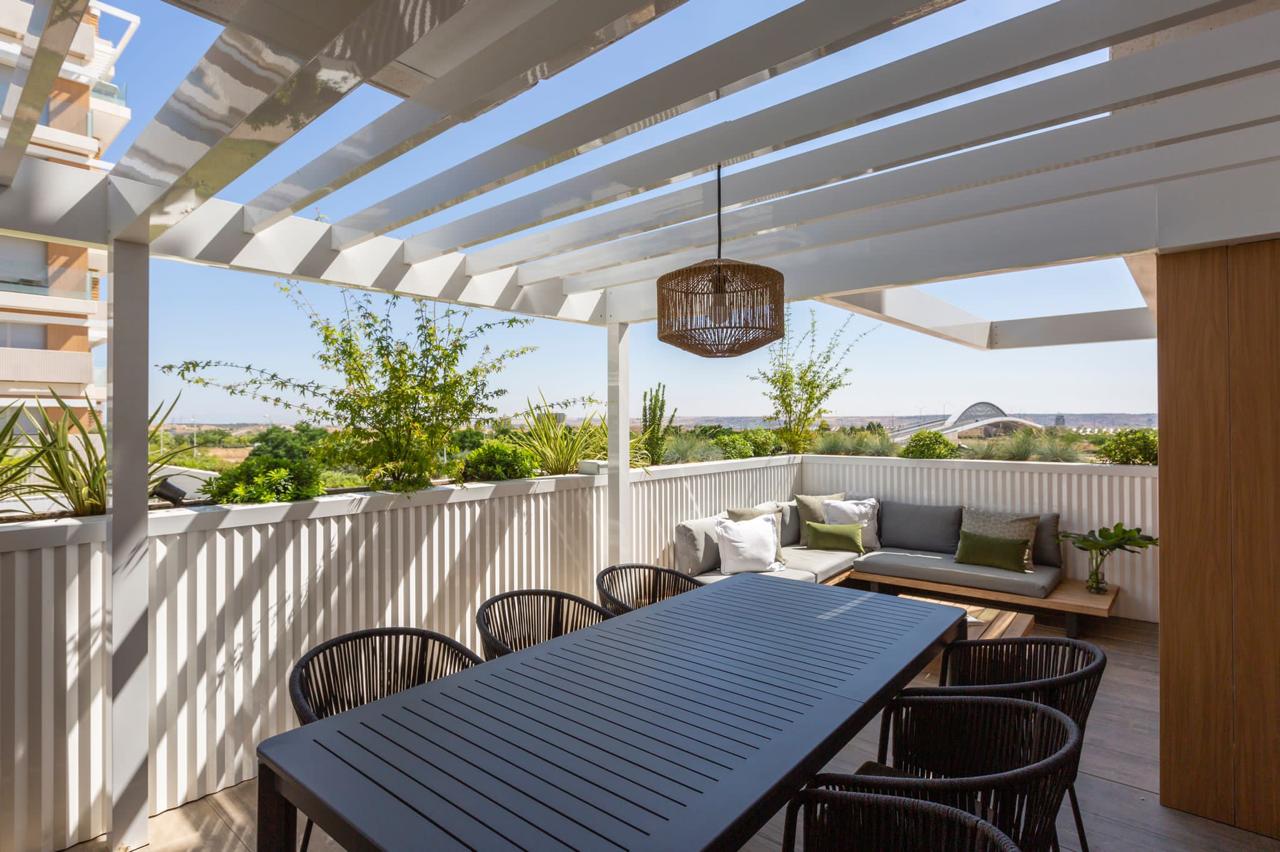 Furnished home with 35 m terrace in Valdebebas