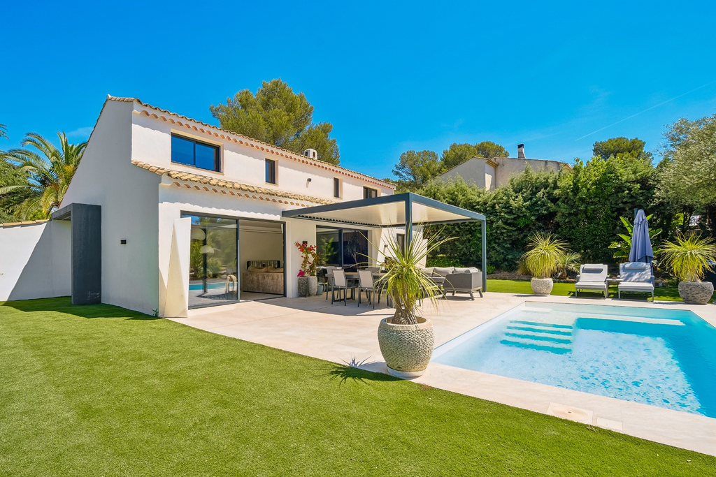 Renovated villa, south-facing pool in Fréjus