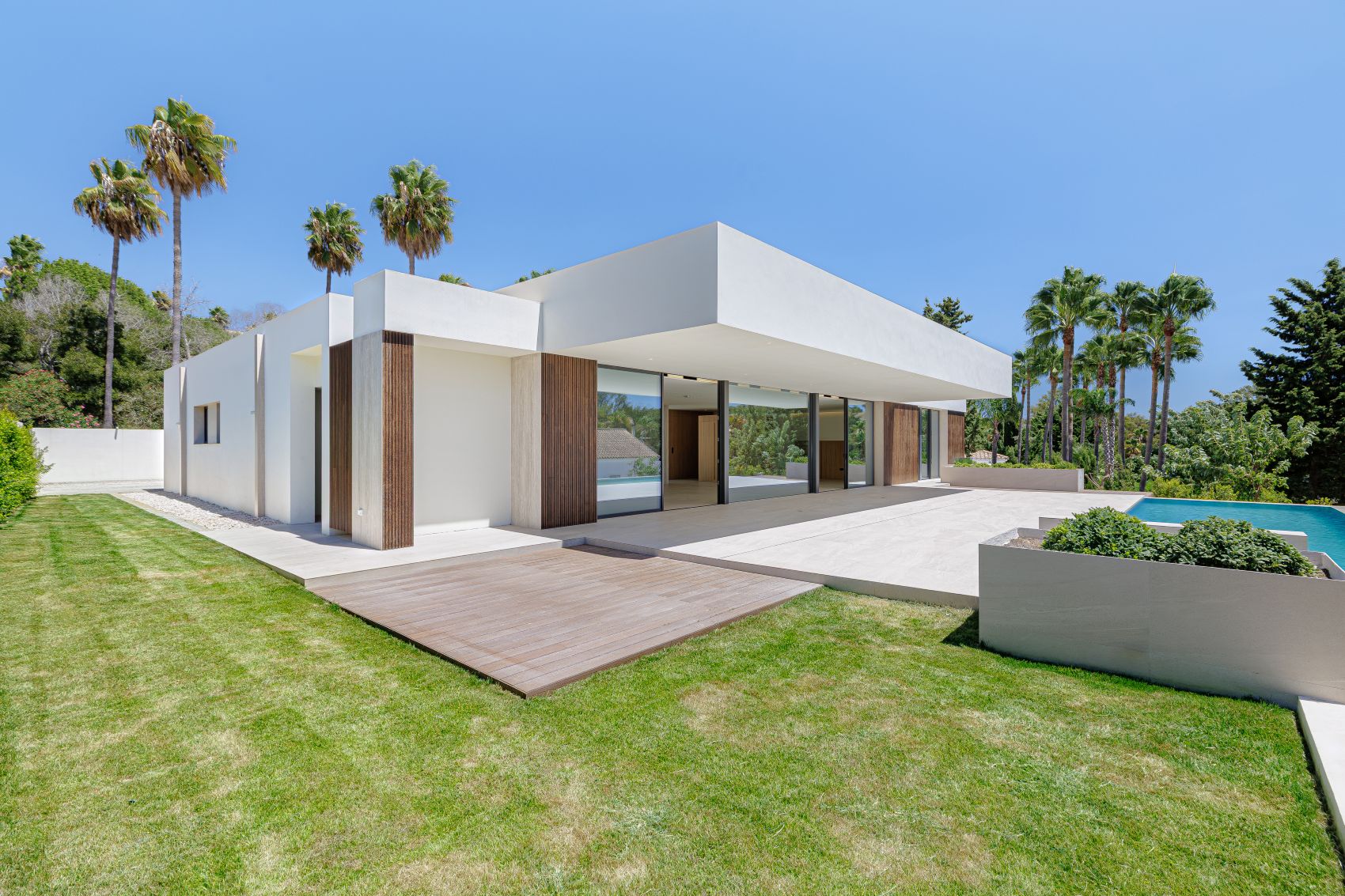 Neu gebaute Luxusvilla F-Zone Sotogrande