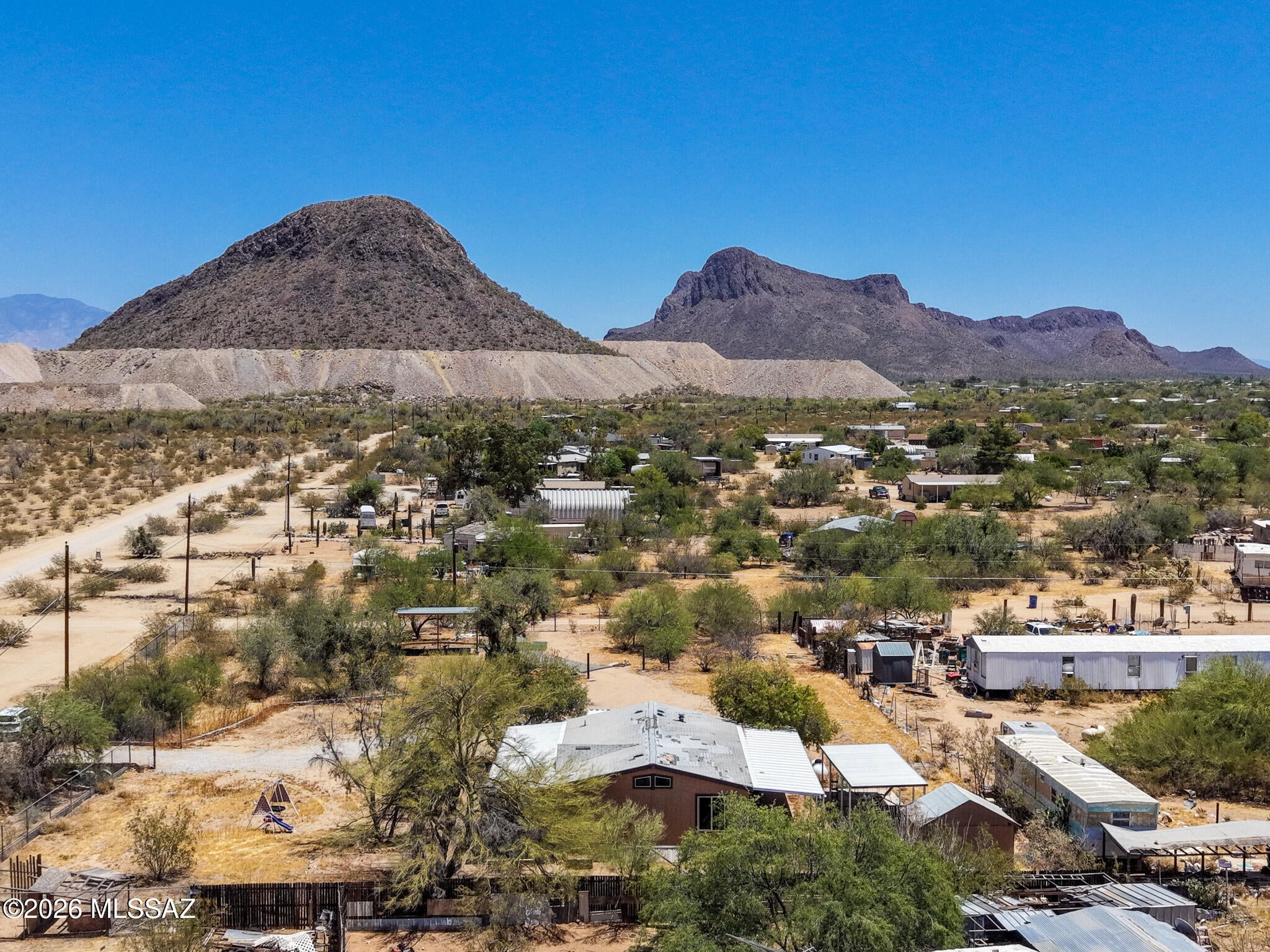 Located in the peaceful area just south of Marana and north