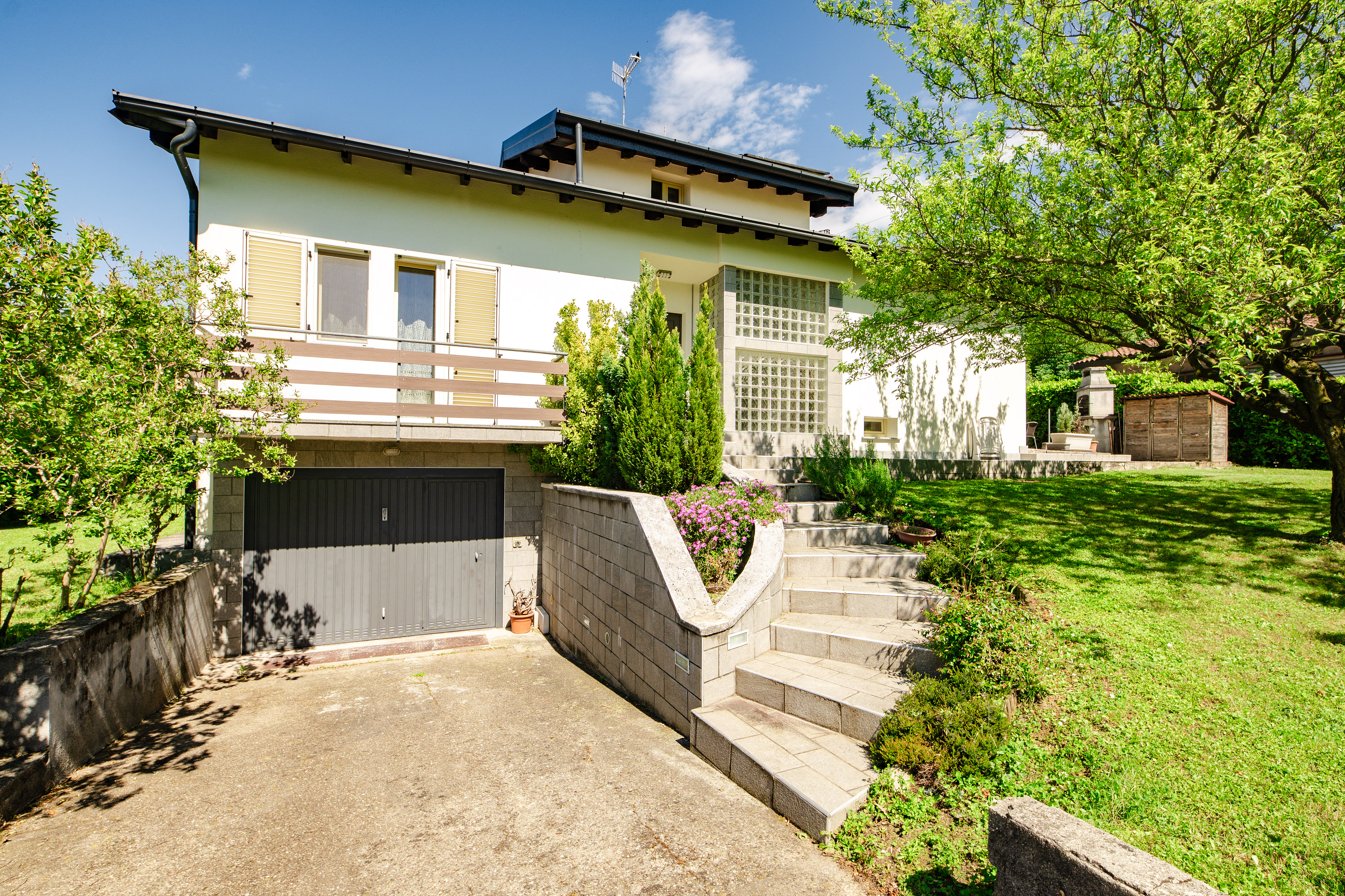 Detached villa with high energy efficiency, recently renovated, with private garden