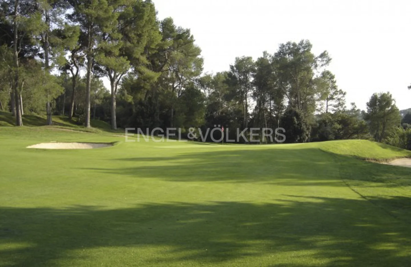 Spectacular unique family home at Golf of Sant Cugat. Include mantenice