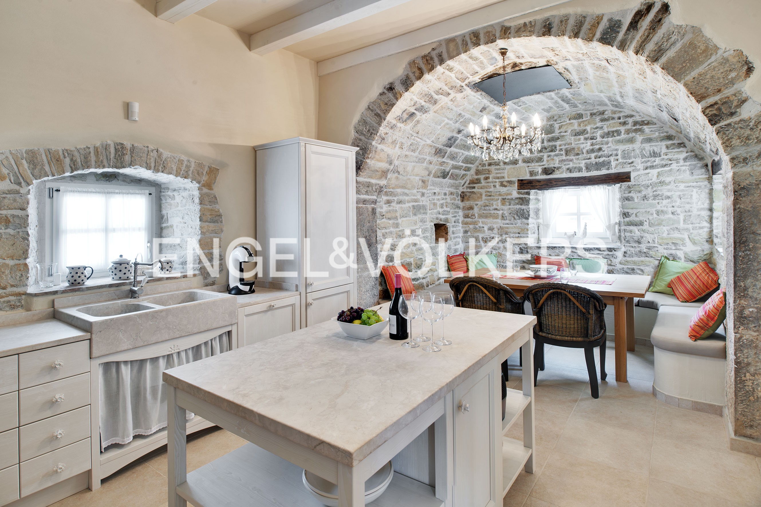 Mediterranean beauty - Istrian stone house with a view of the truffle stronghold of Motovun