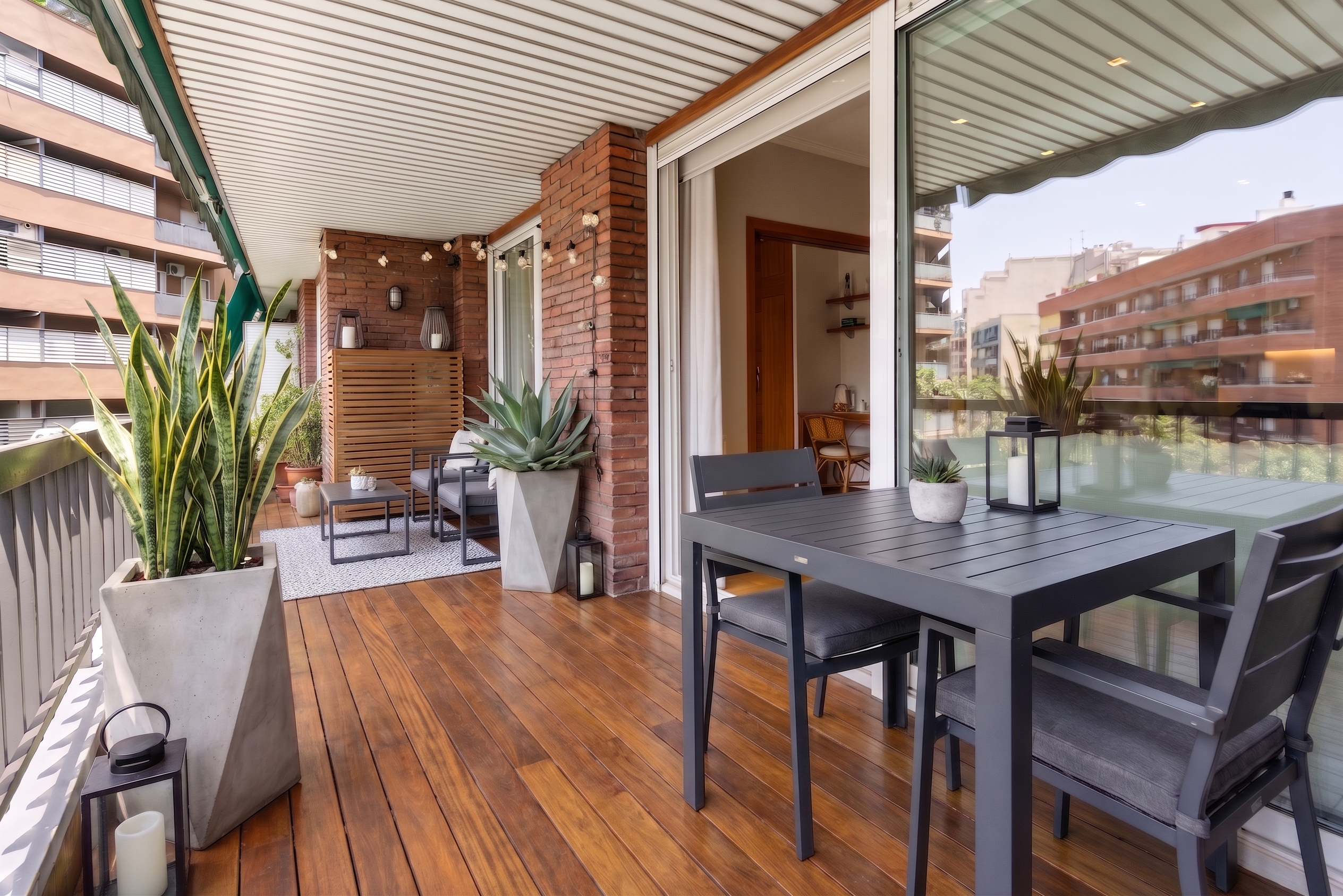 Spacious, bright home on Nàpols Street