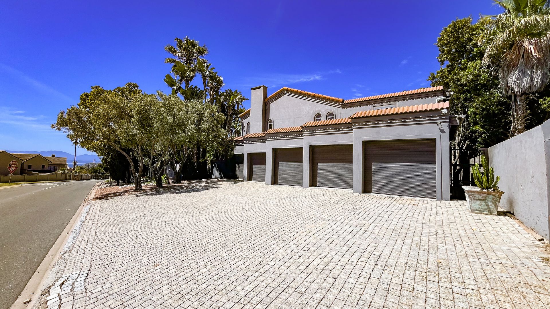 Coastal Elegance in Linkside, Mossel Bay