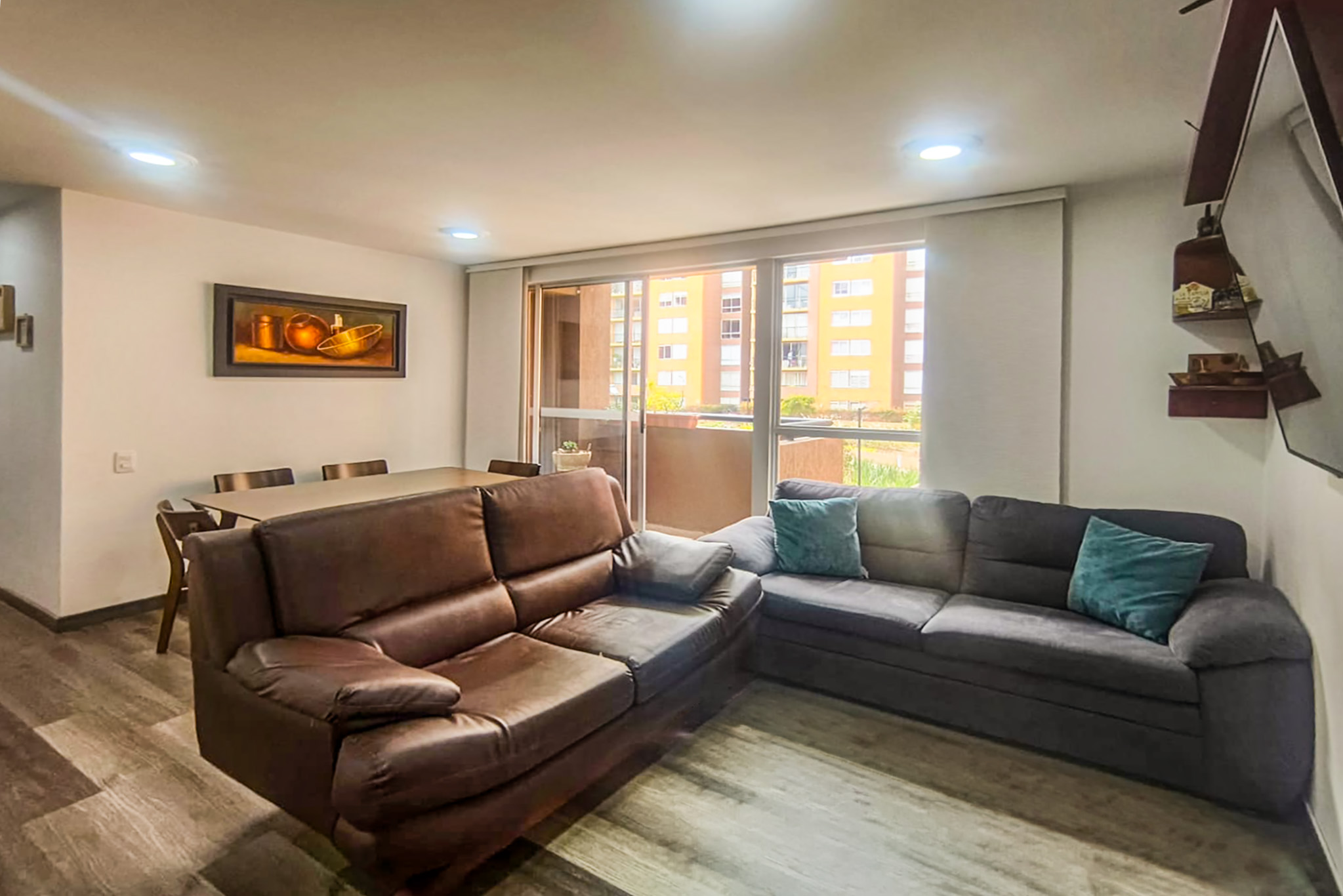Iluminado apartamento con clubhouse y balcón para venta en Colina- Alejandría