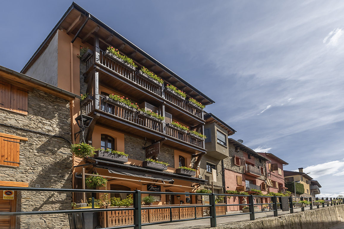 Hôtel type auberge à Llivia
