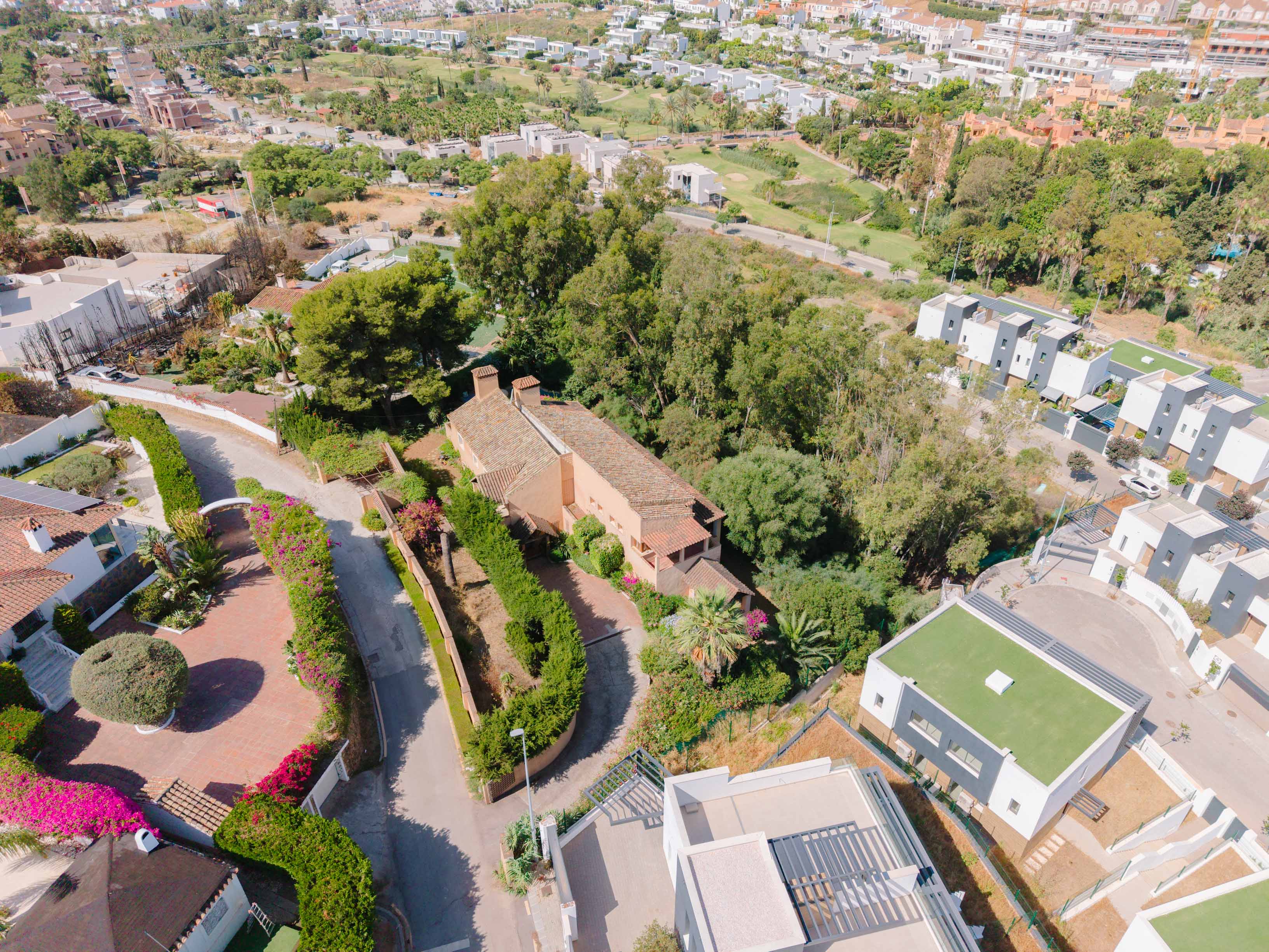 Exclusive 4,500 m² plot with villa in Atalaya | A unique investment opportunity