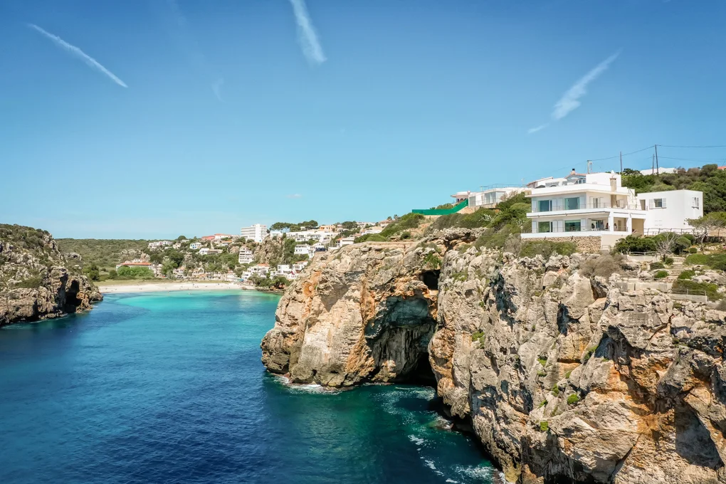 Alquiler mensual - Preciosa villa sobre el mar en Cala'n Porter, Menorca