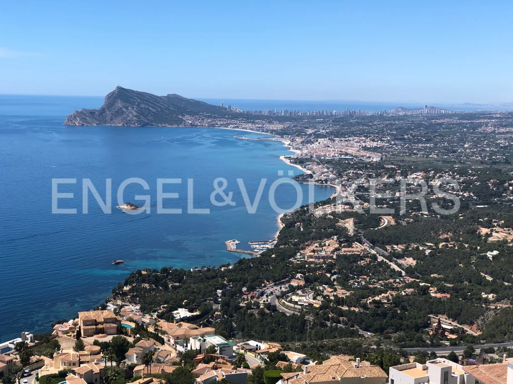 Panoramic sea view plot with building license in Altea Hills
