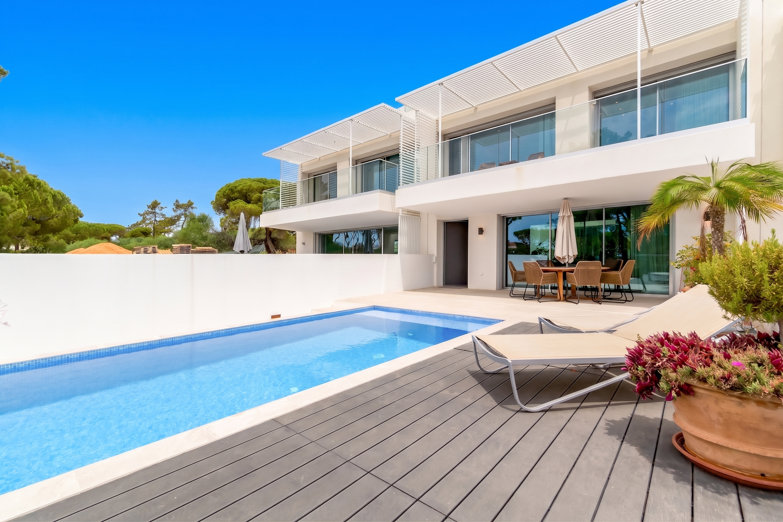 3 bedroom Townhouse in Luxury Development in Garrão