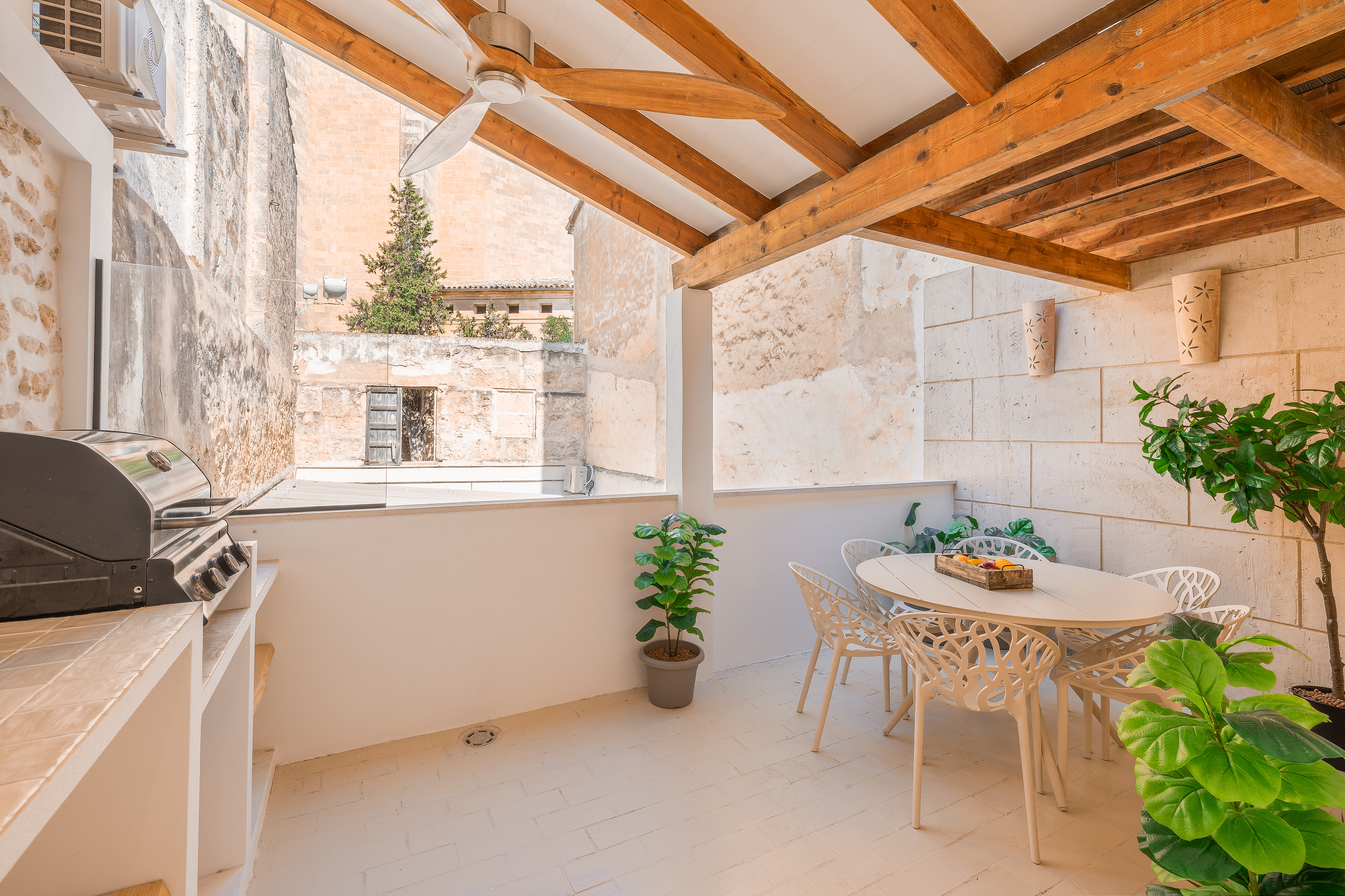 Designer-Apartment mit Terrasse am Dorfplatz