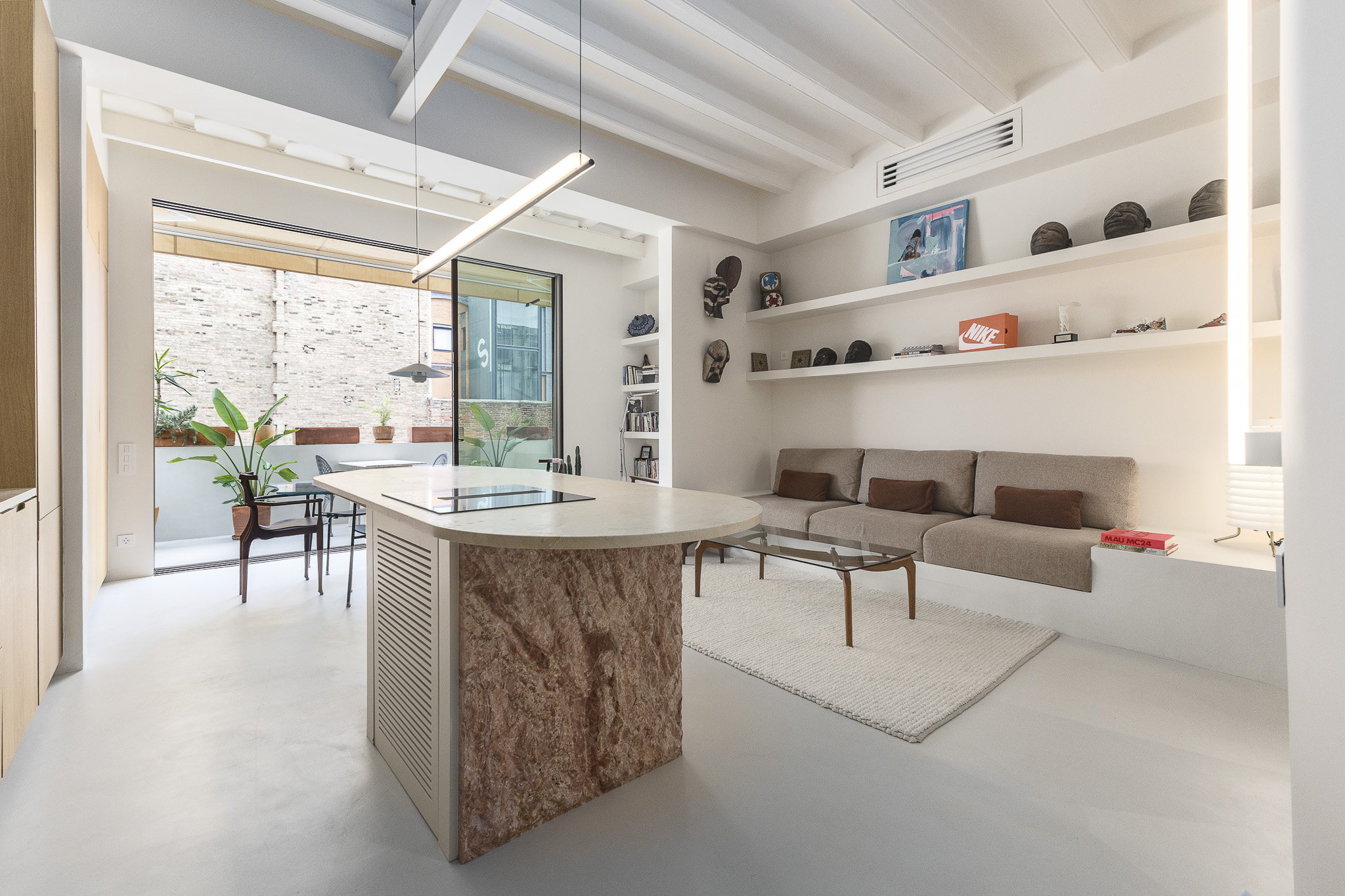 Fabuloso piso de diseño con terraza y techos altos en Poblenou