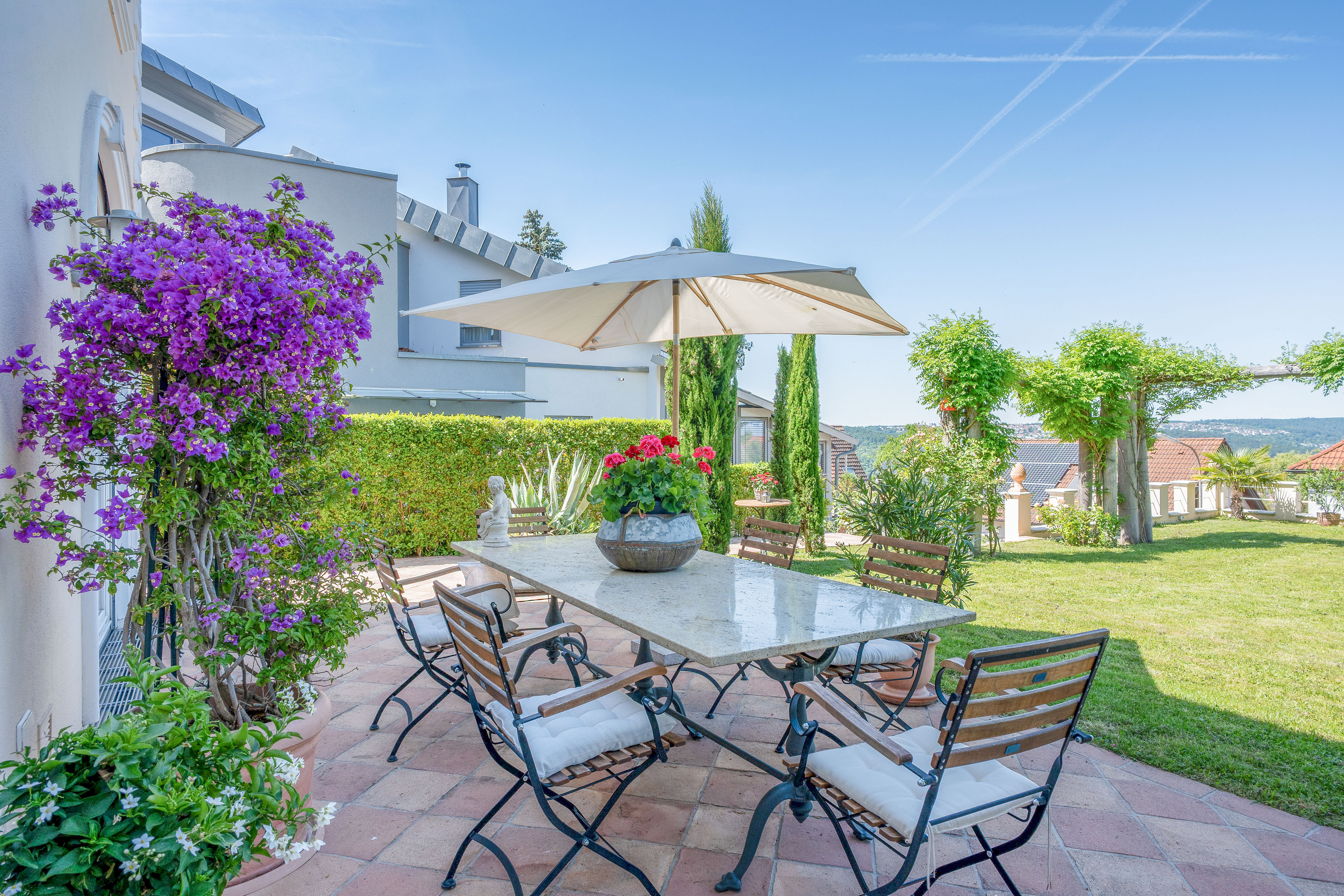 Exclusive villa with Mediterranean flair & private vineyard