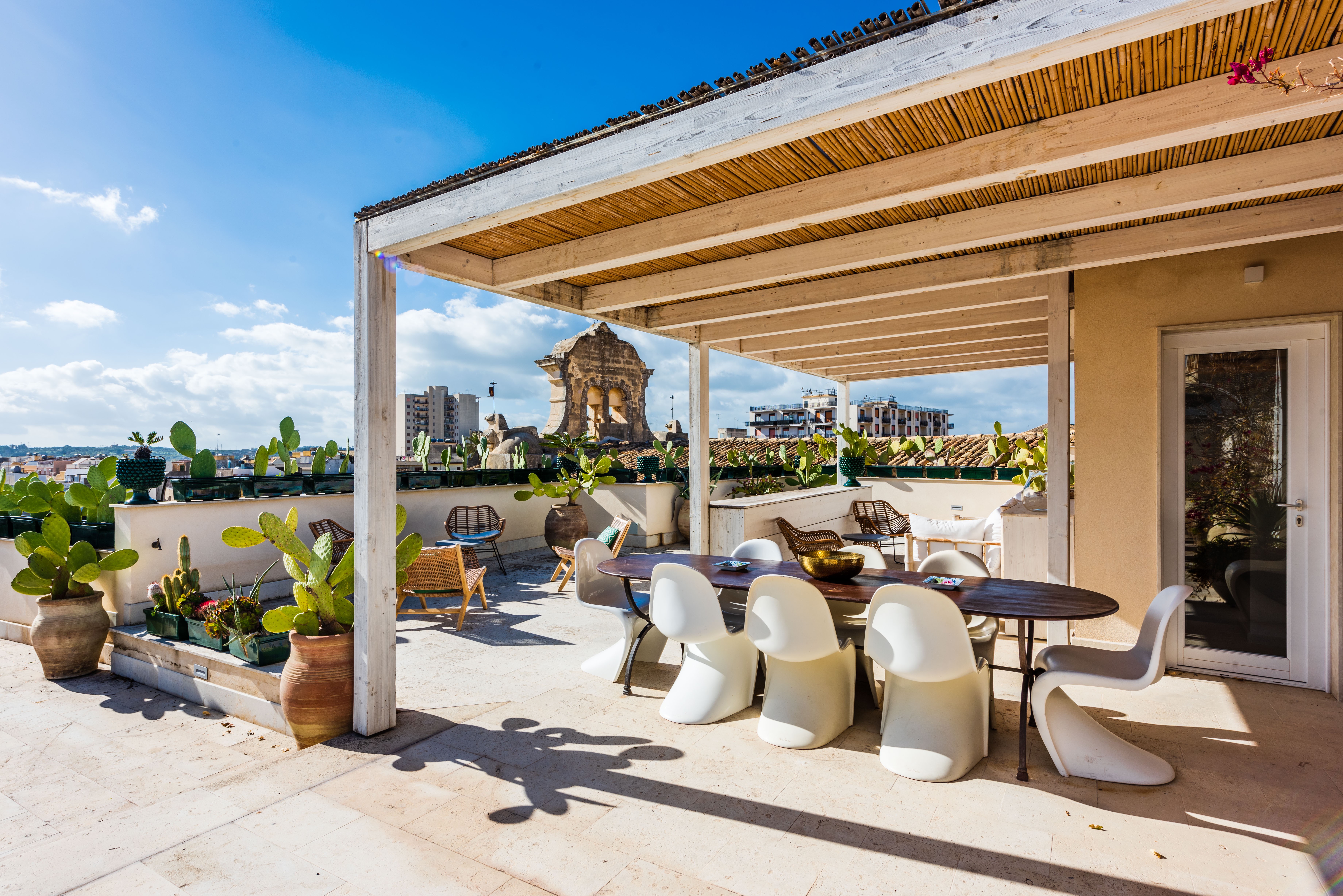 Elegant penthouse in the heart of Noto: oasis of luxury with a panoramic view