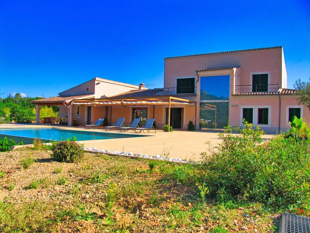 Excellent country estate with stunning views and holiday rental license in Moscari