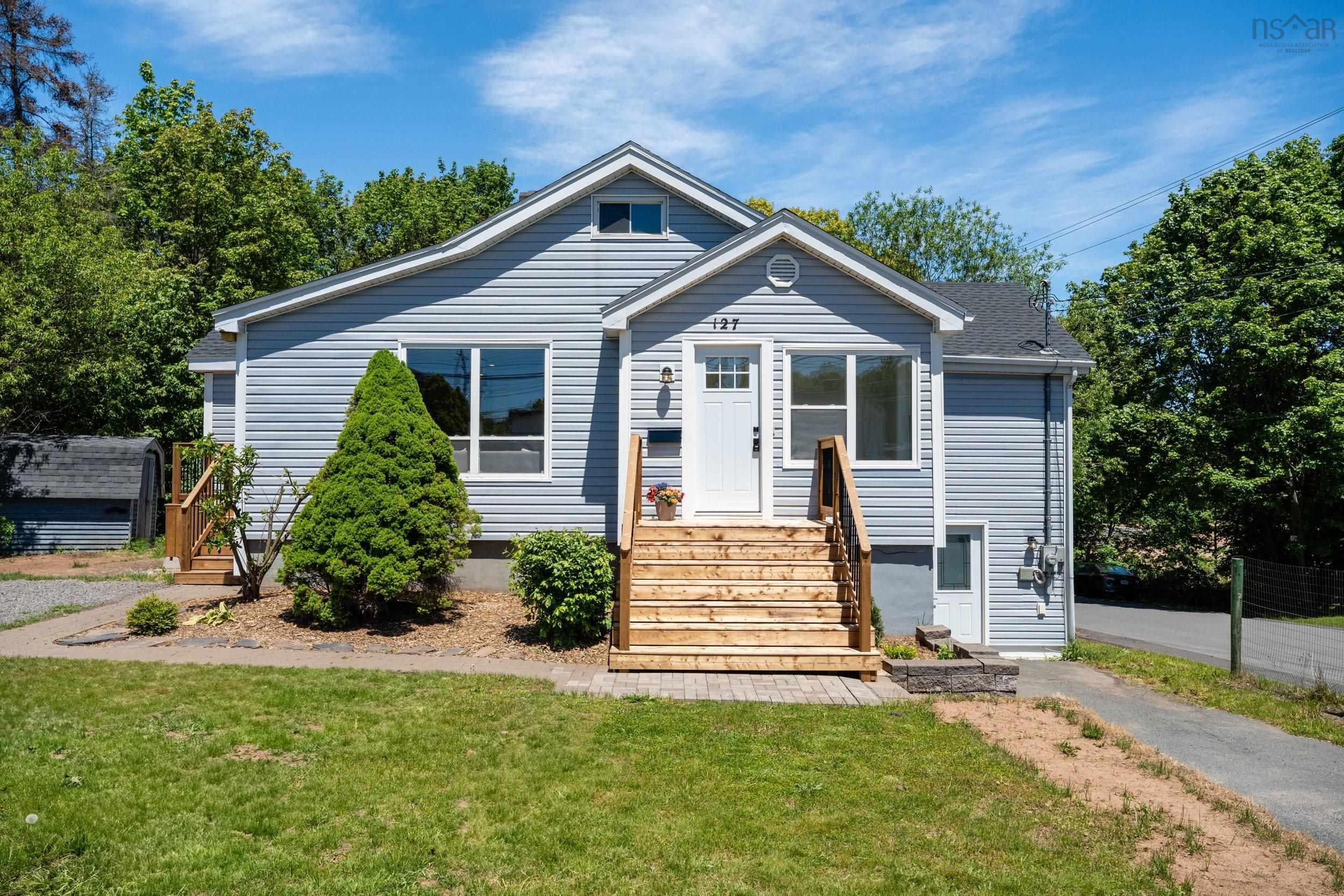 Modern Downtown Duplex: 5 Bed, 2 Bath Income Generator