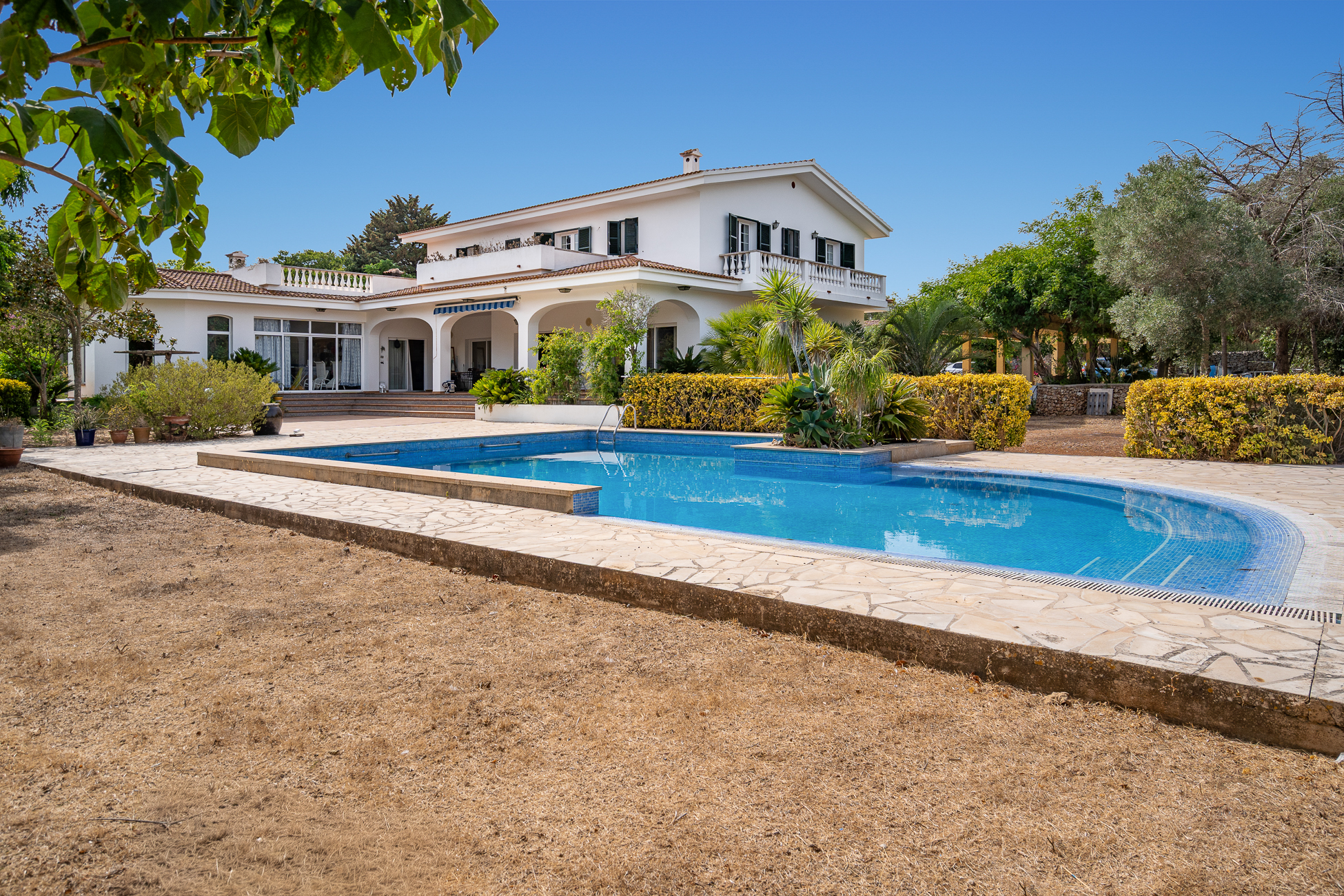 Estate full of character set on nearly 5 hectares in the heart of the Sant Lluís countryside, Menorca