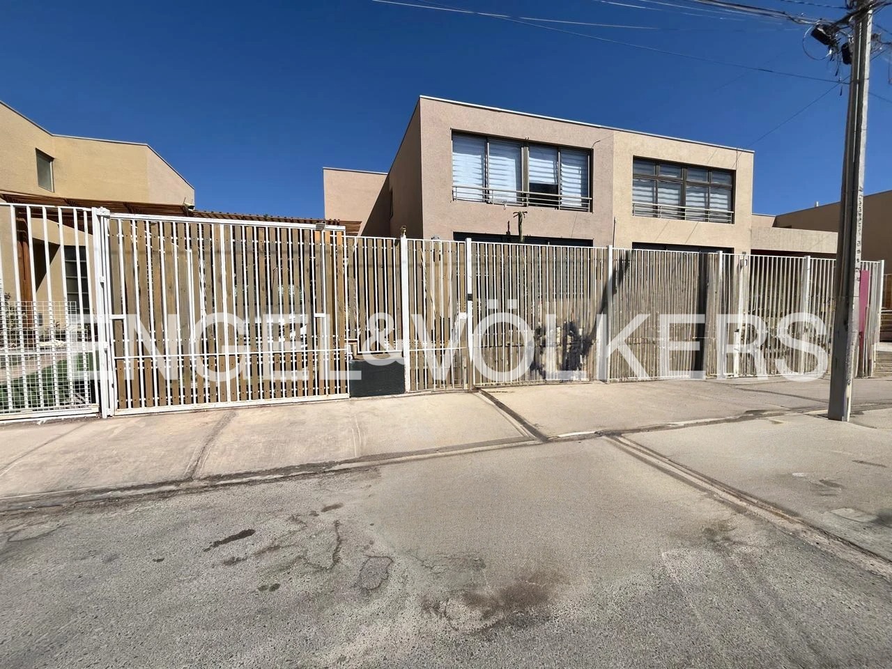 En venta hermosa casa con piscina