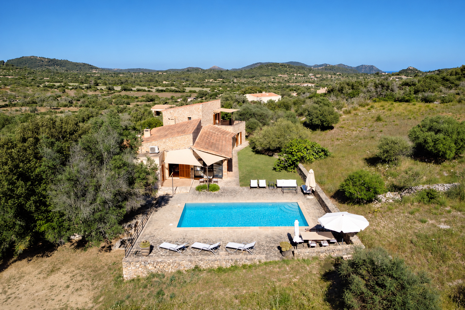 Natural stone finca with pool and panoramic views between Artà & Son Servera