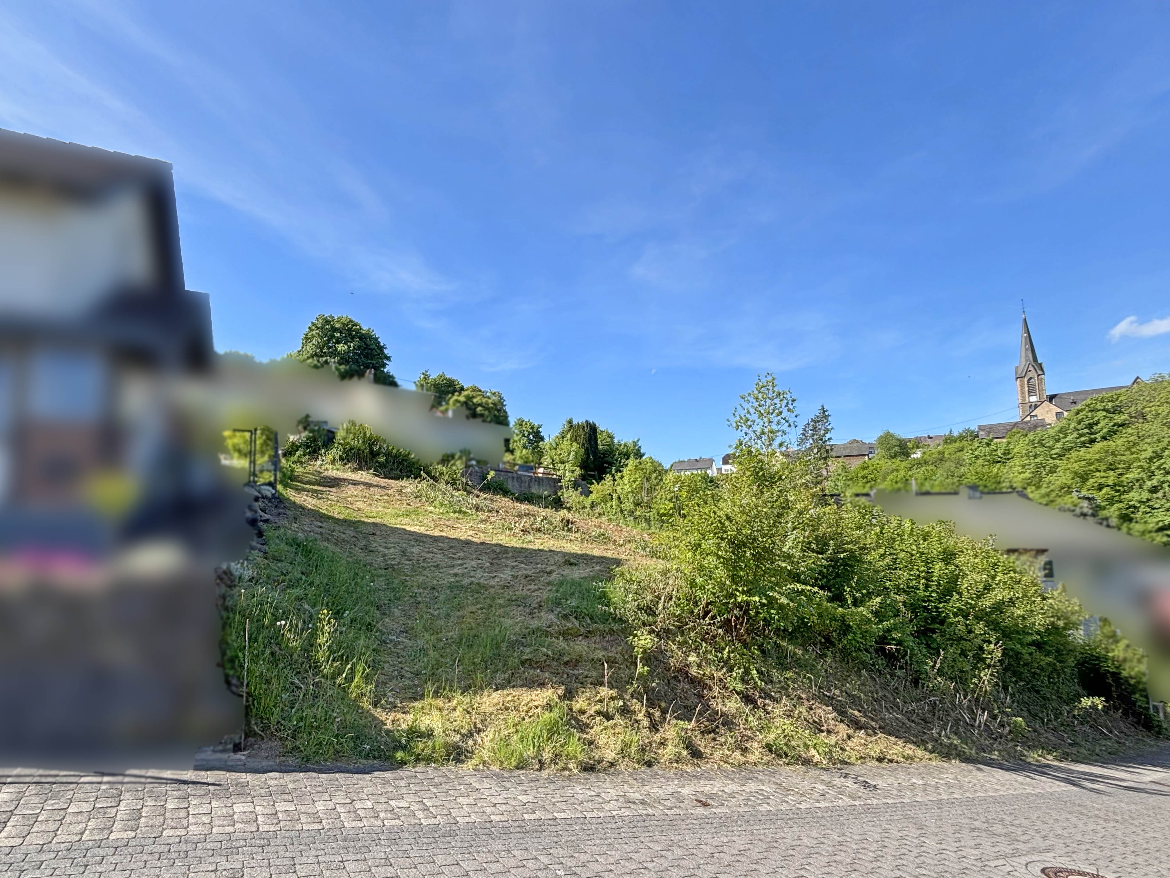 Attraktives Wohnbaugrundstück in naturnaher Aussichtslage