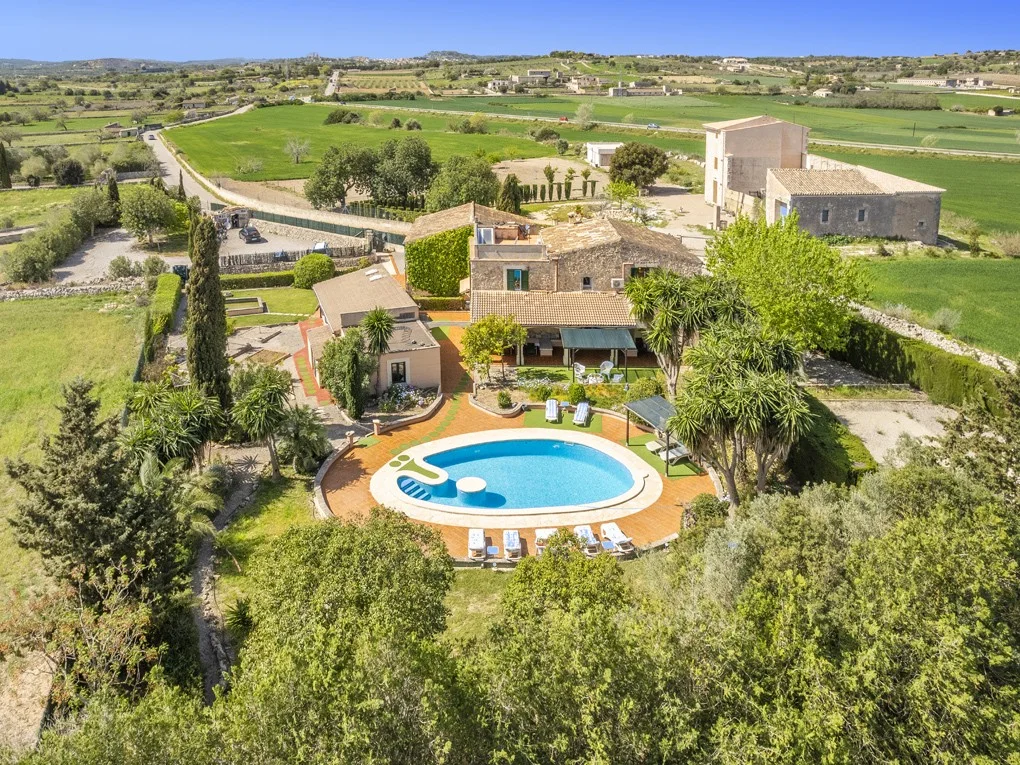 A very pretty finca with pool and guest house in Santa Margalida