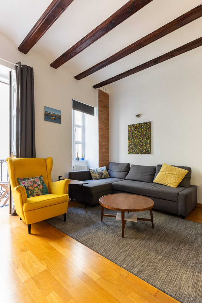 Nice furnished apartment in old town near Central Market