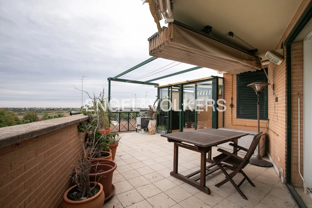 Bright penthouse in "Rocafort" center