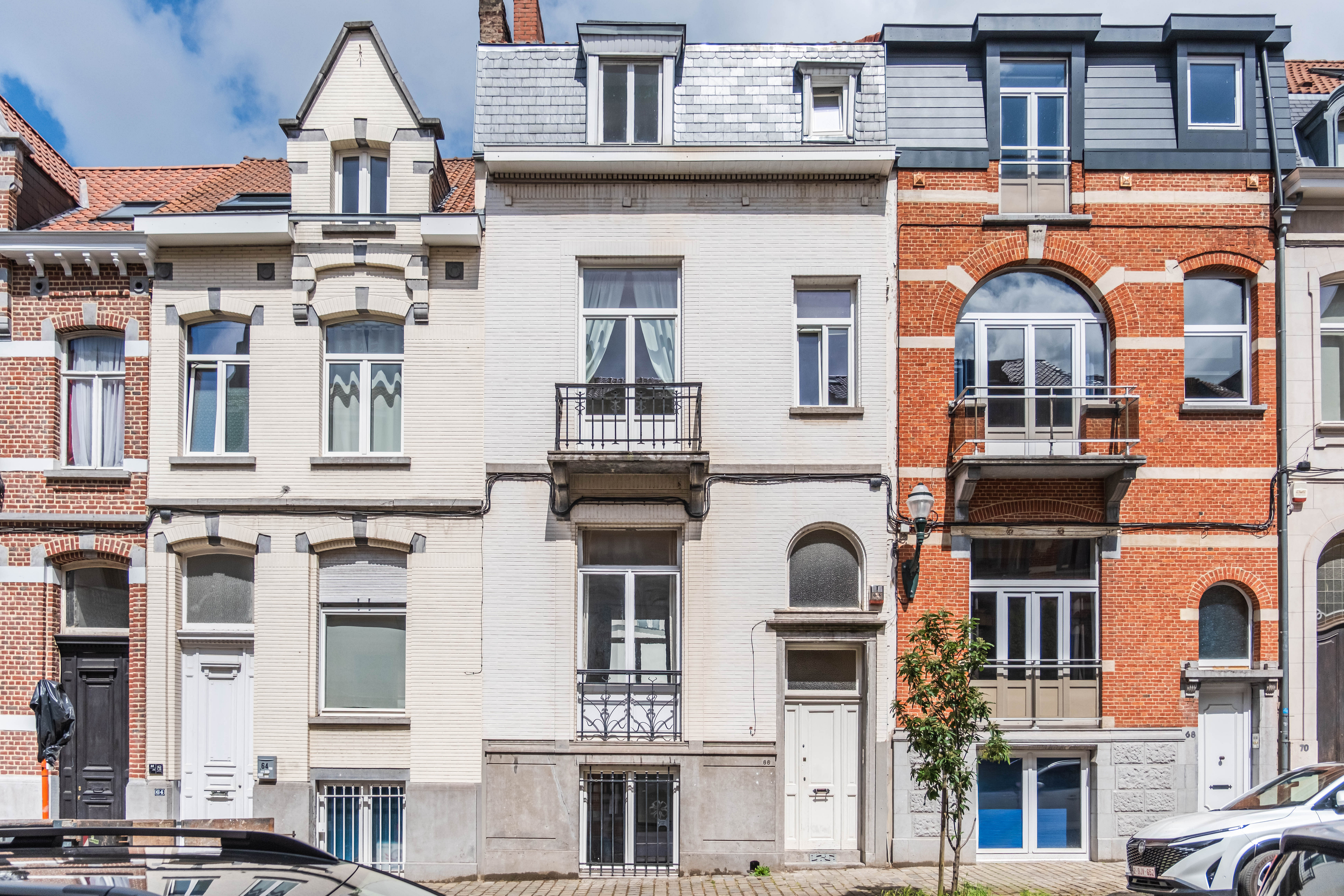 Ixelles Ponds – Charming Family Home