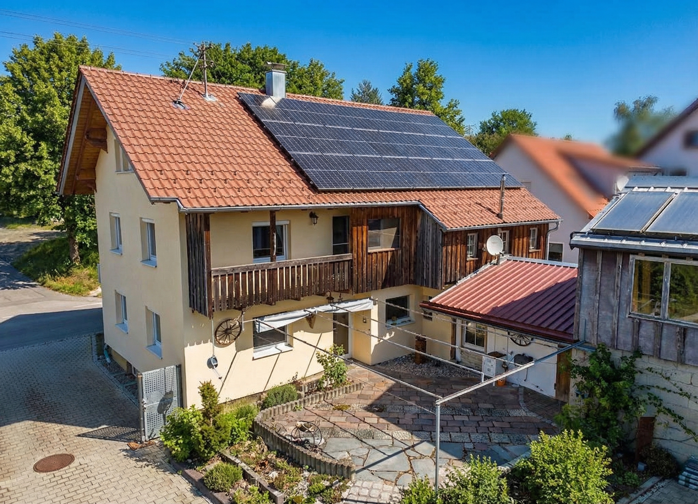 Liebevoll renoviertes Wohlfühlhaus mit viel Platz für Hobbies