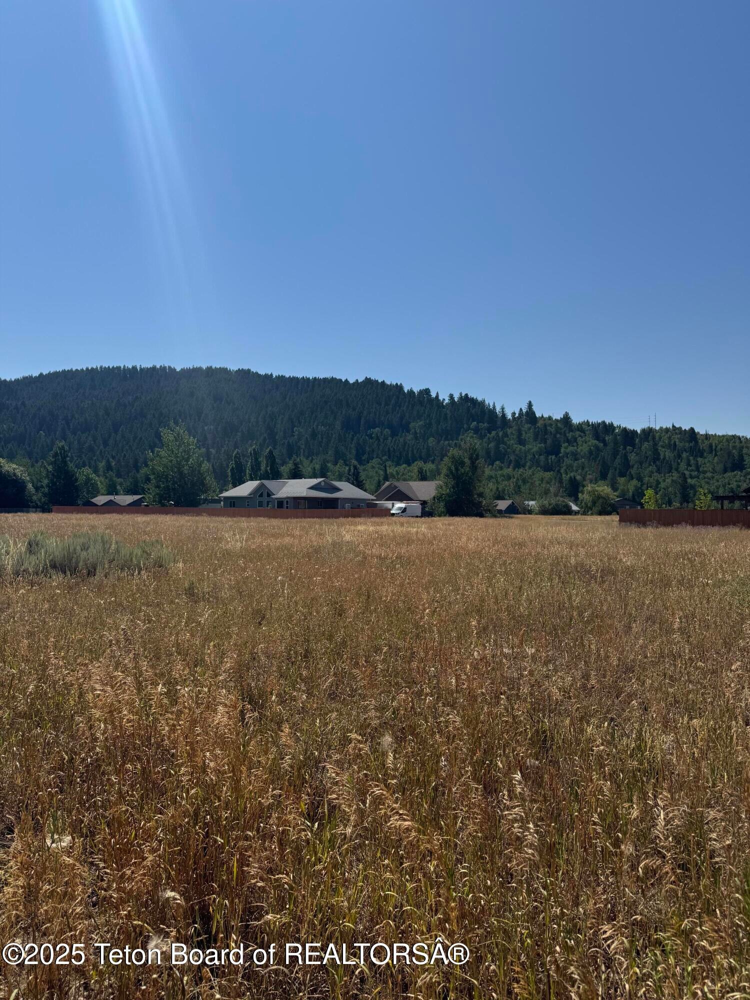 New 3-Bed Thayne Home in Stewart Country Club Estates
