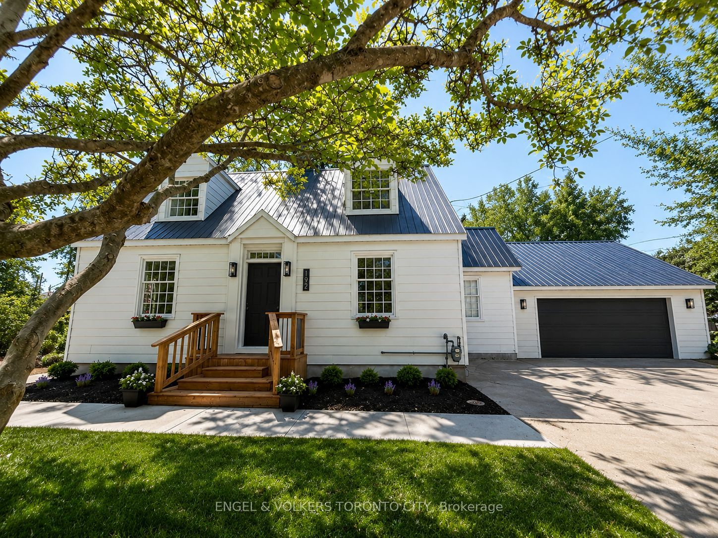 Cape Cod-Style Home in the Heart of Creemore