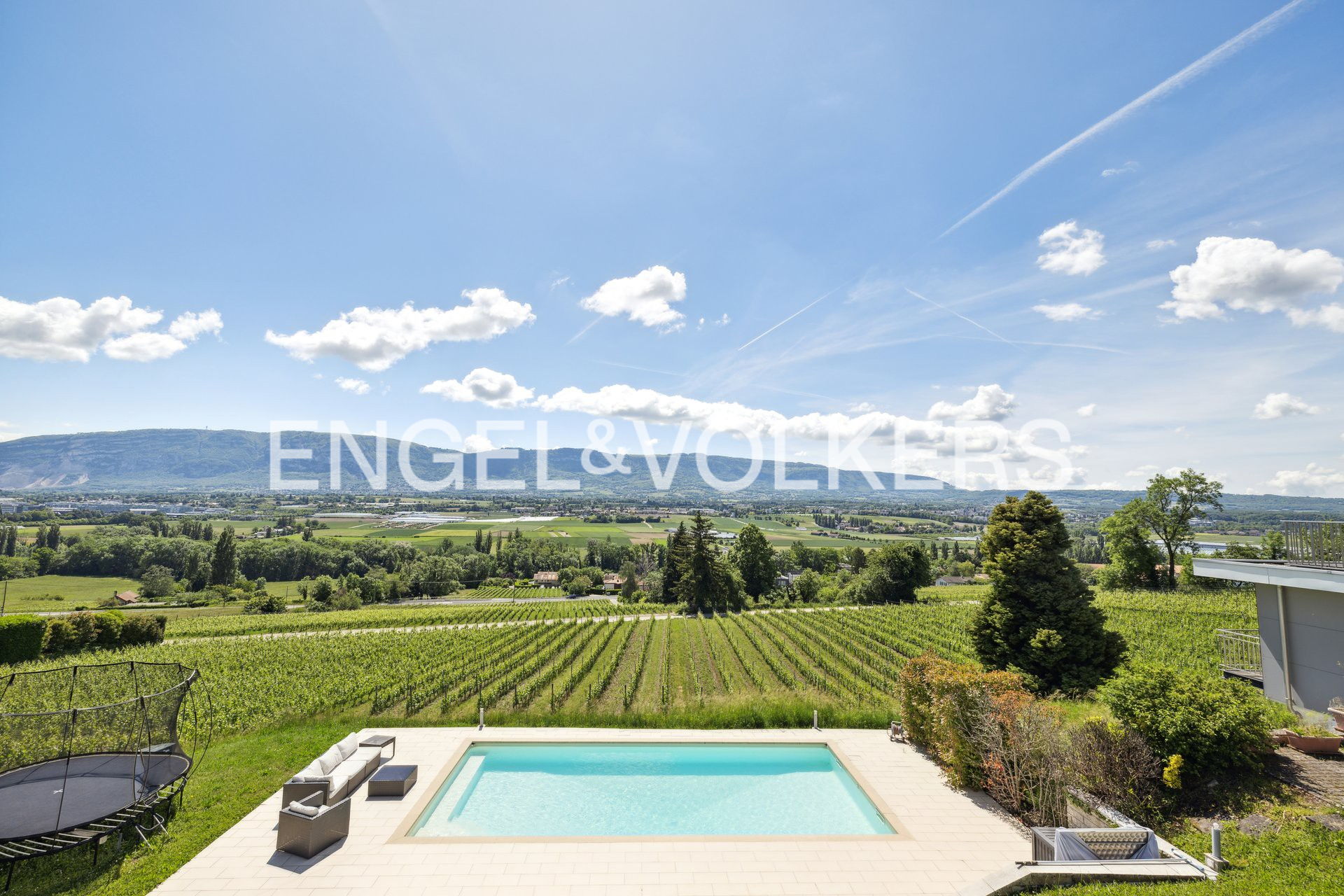 Rare Villa Individuelle avec piscine face aux vignobles