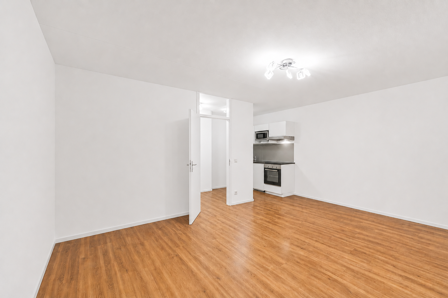 Modernized studio apartment in Schwabing – ideally connected to the universities