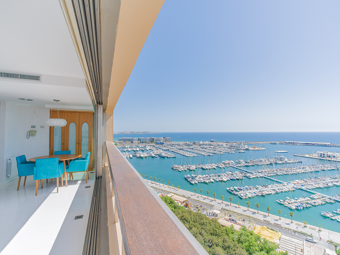 Modern Beauty with Wonderful Dreamlike Views