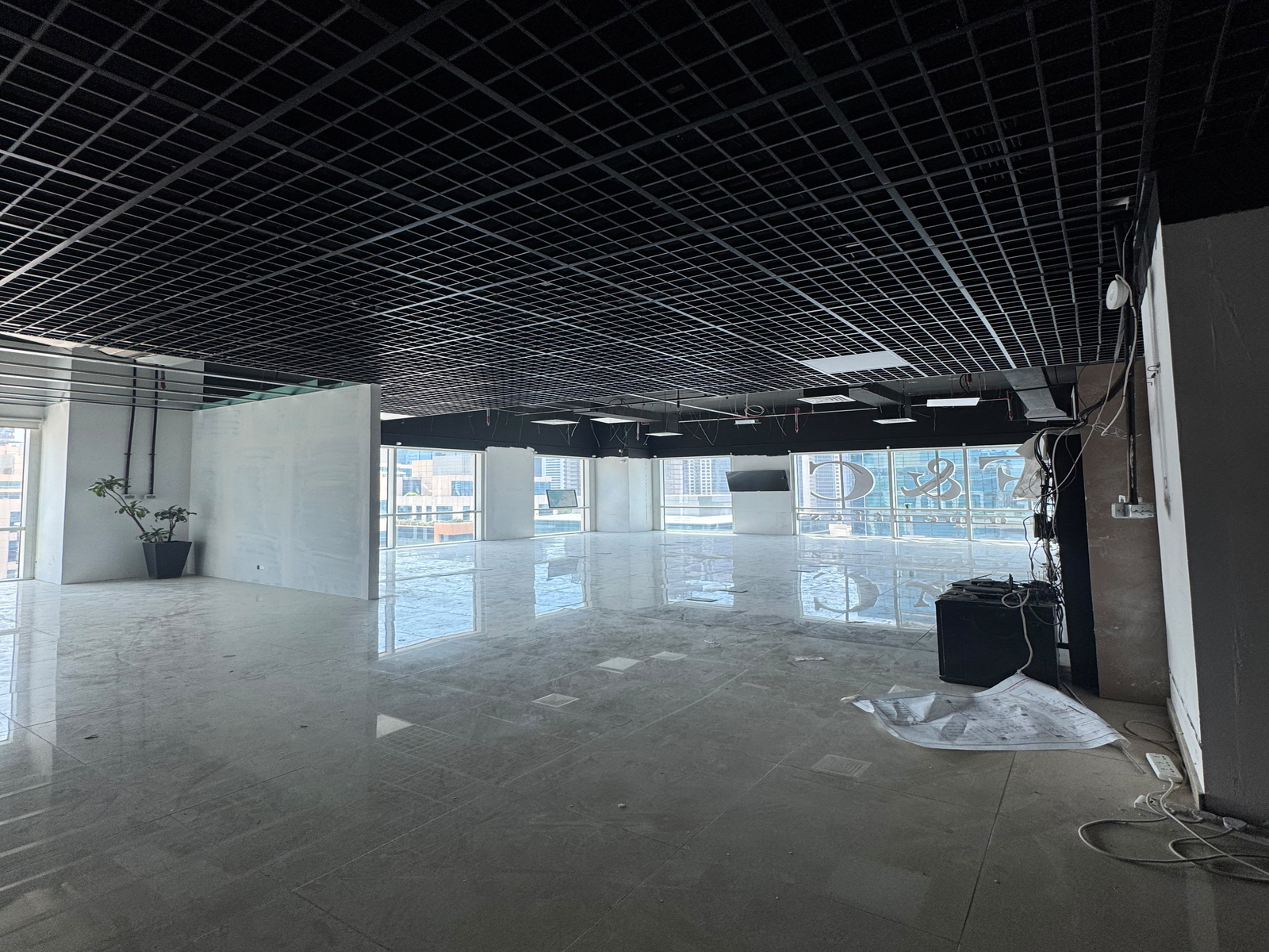 Shell&Core | Spacious | Reception Area