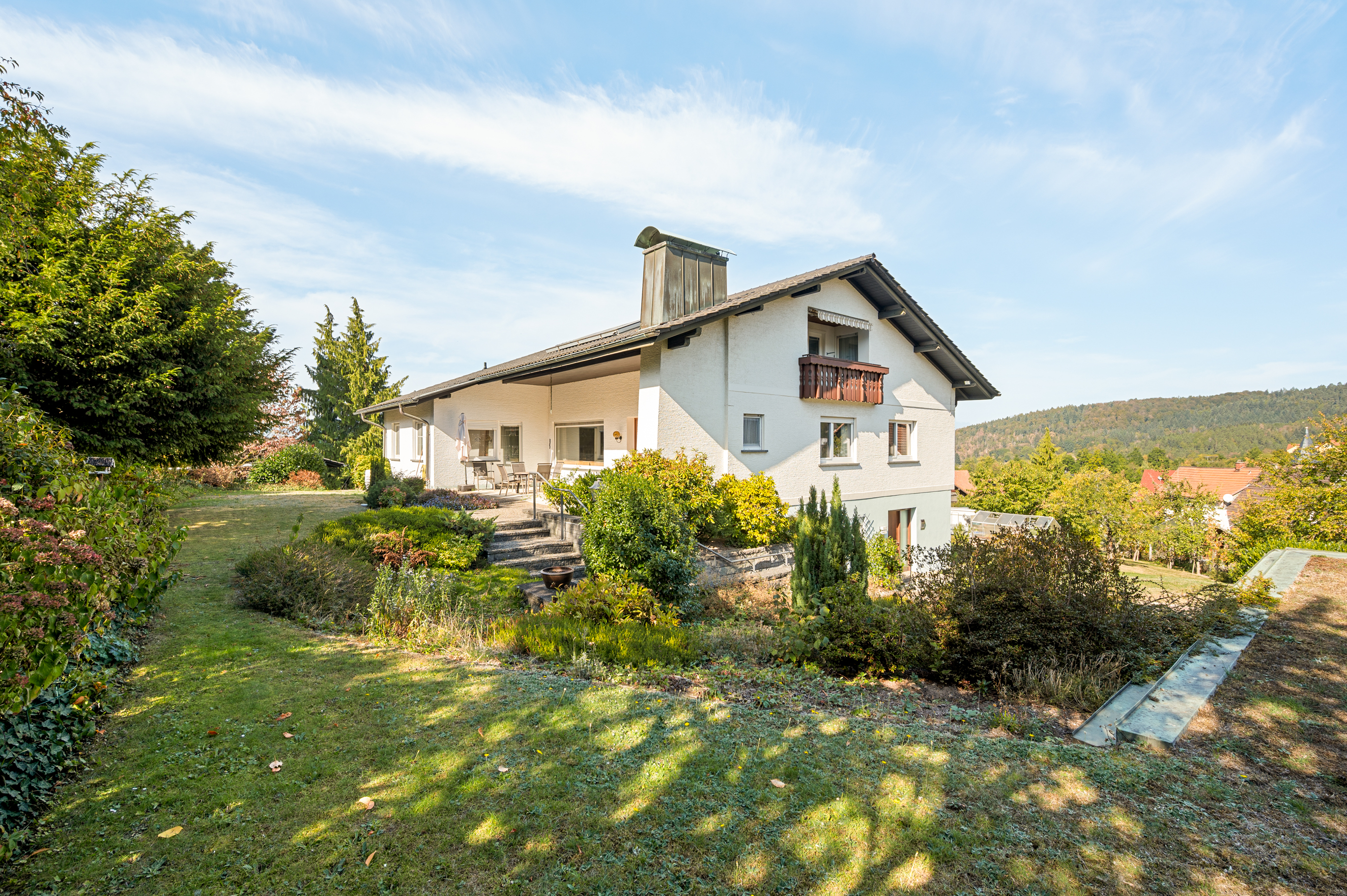 Herrschaftliche Villa mit weitläufiger Gartenanlage