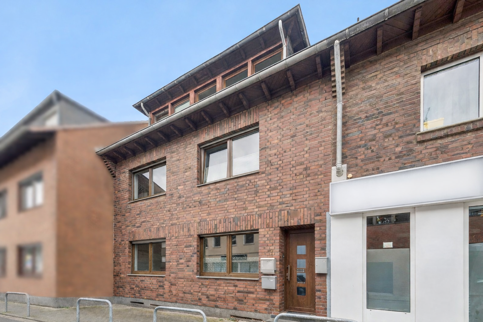 Gepflegtes Dreifamilienhaus in Hürth-Kendenich