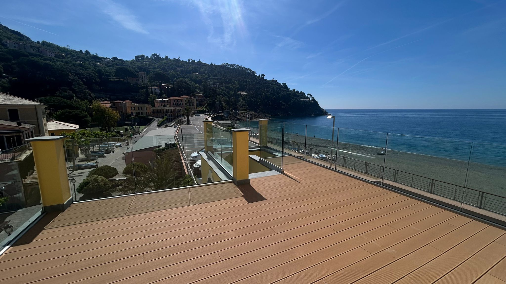 Two-level apartment with large terrace