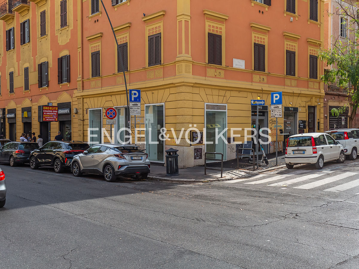 Commercial Premises on Via Appia Nuova (San Giovanni)