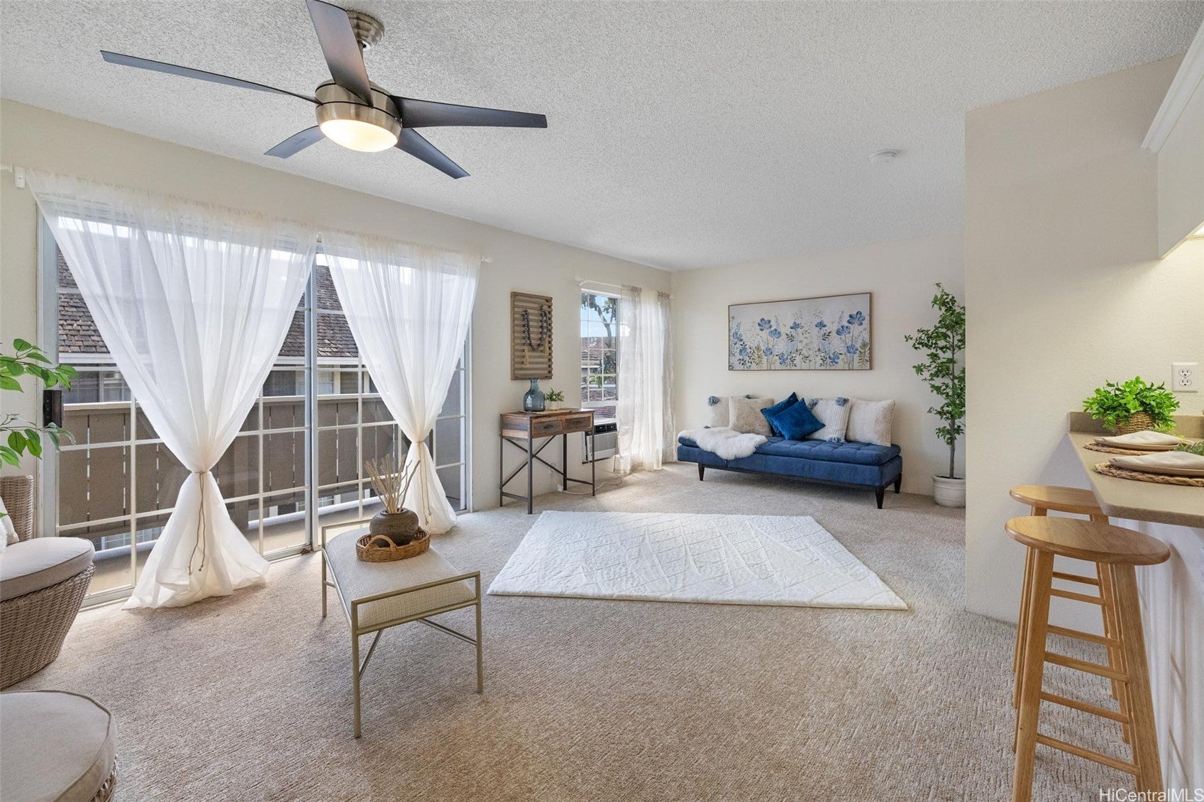 Unique Studio in Townhouse Living