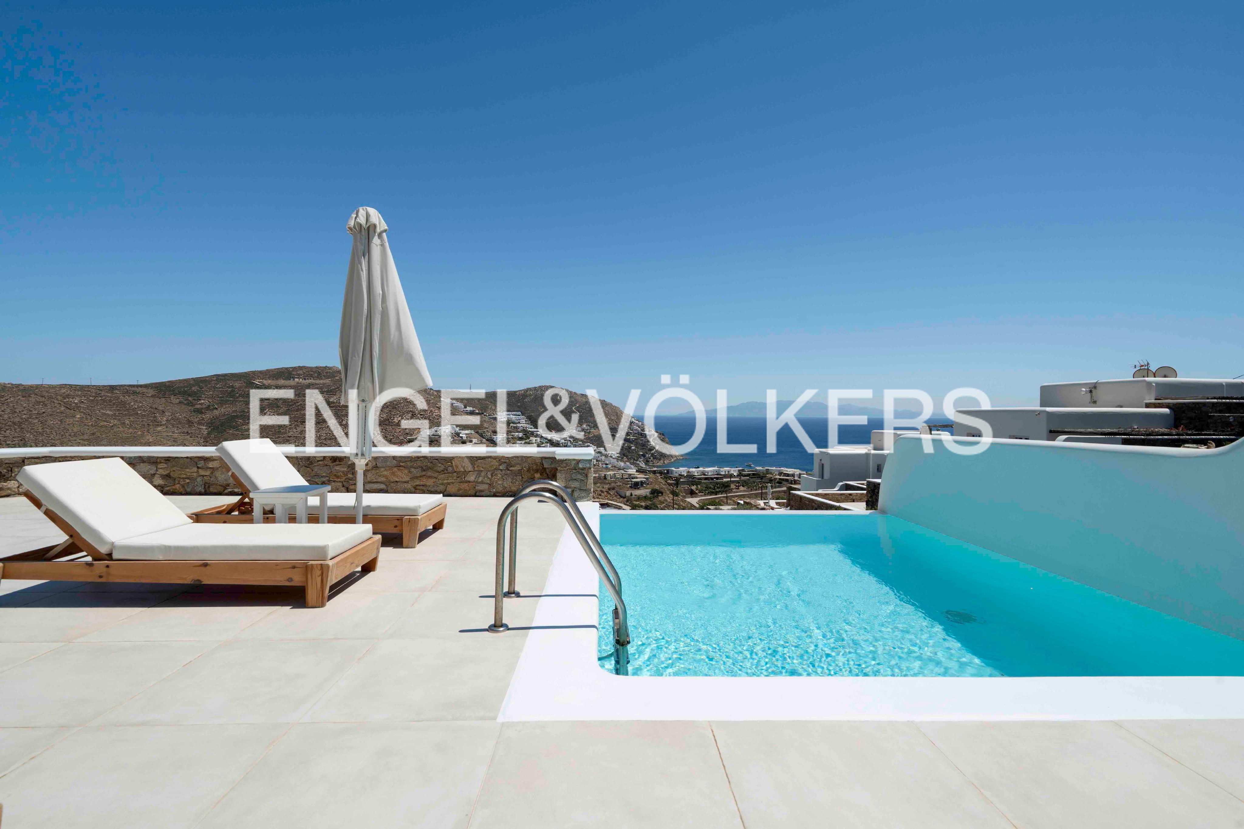 Stylish Seaview Villa with High Yield in Mykonos