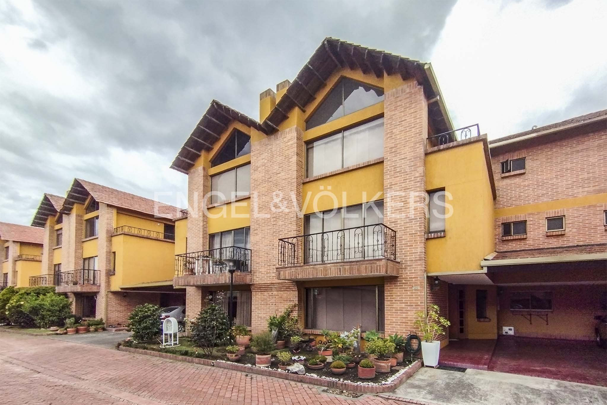 Casa para arriendo en conjunto cerrado en Chía