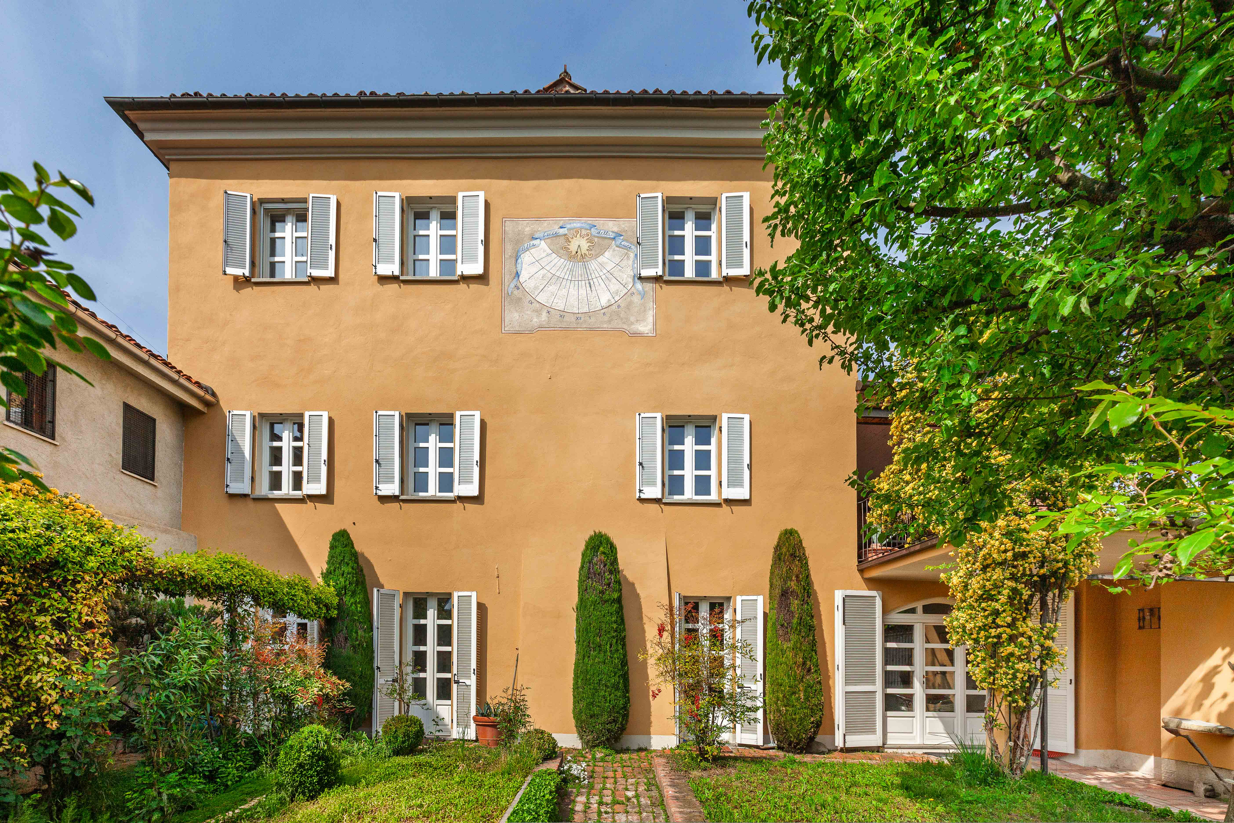 Historic residence in the heart of the Langhe