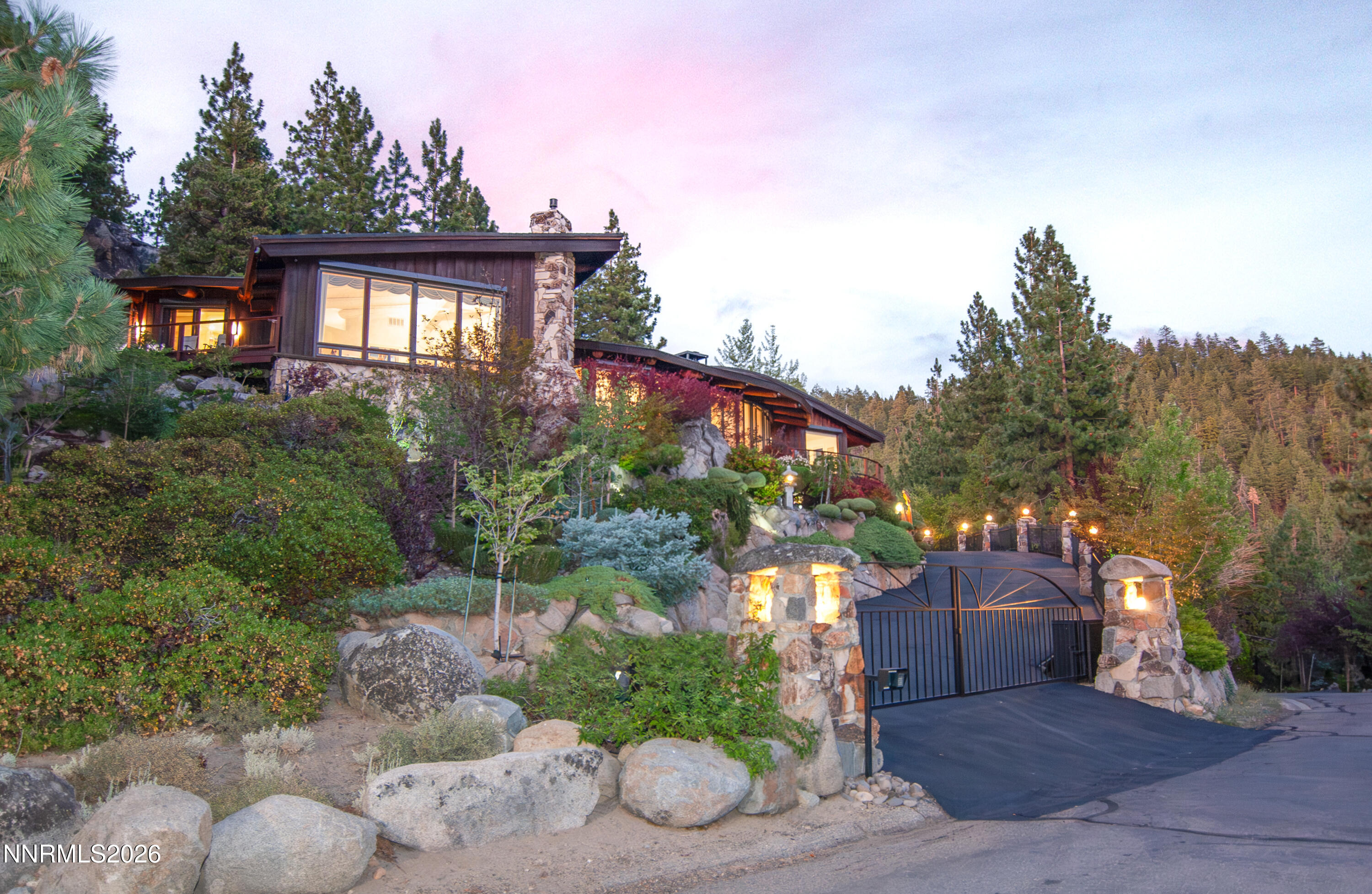 Spectacular Lakeview Estate