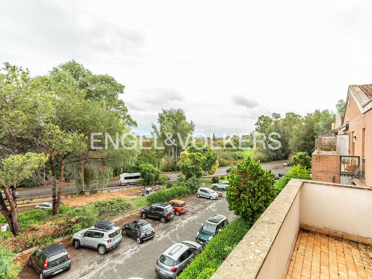 Three-room, two-level apartment with parking space, Colle Parnaso