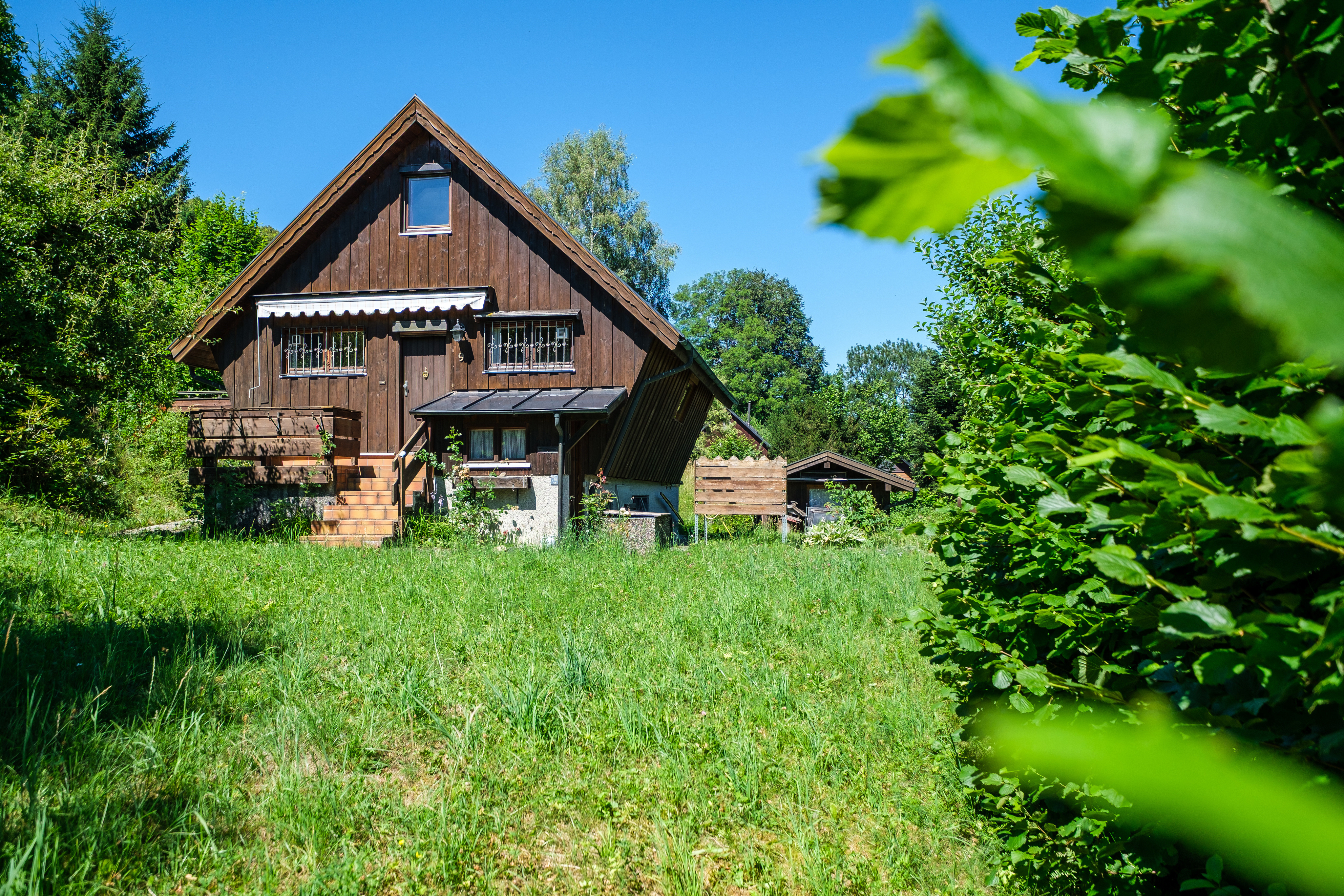 Charme im Alpenvorland: Häuschen zum Selbstverwirklichen auf Erbbaugrundstück