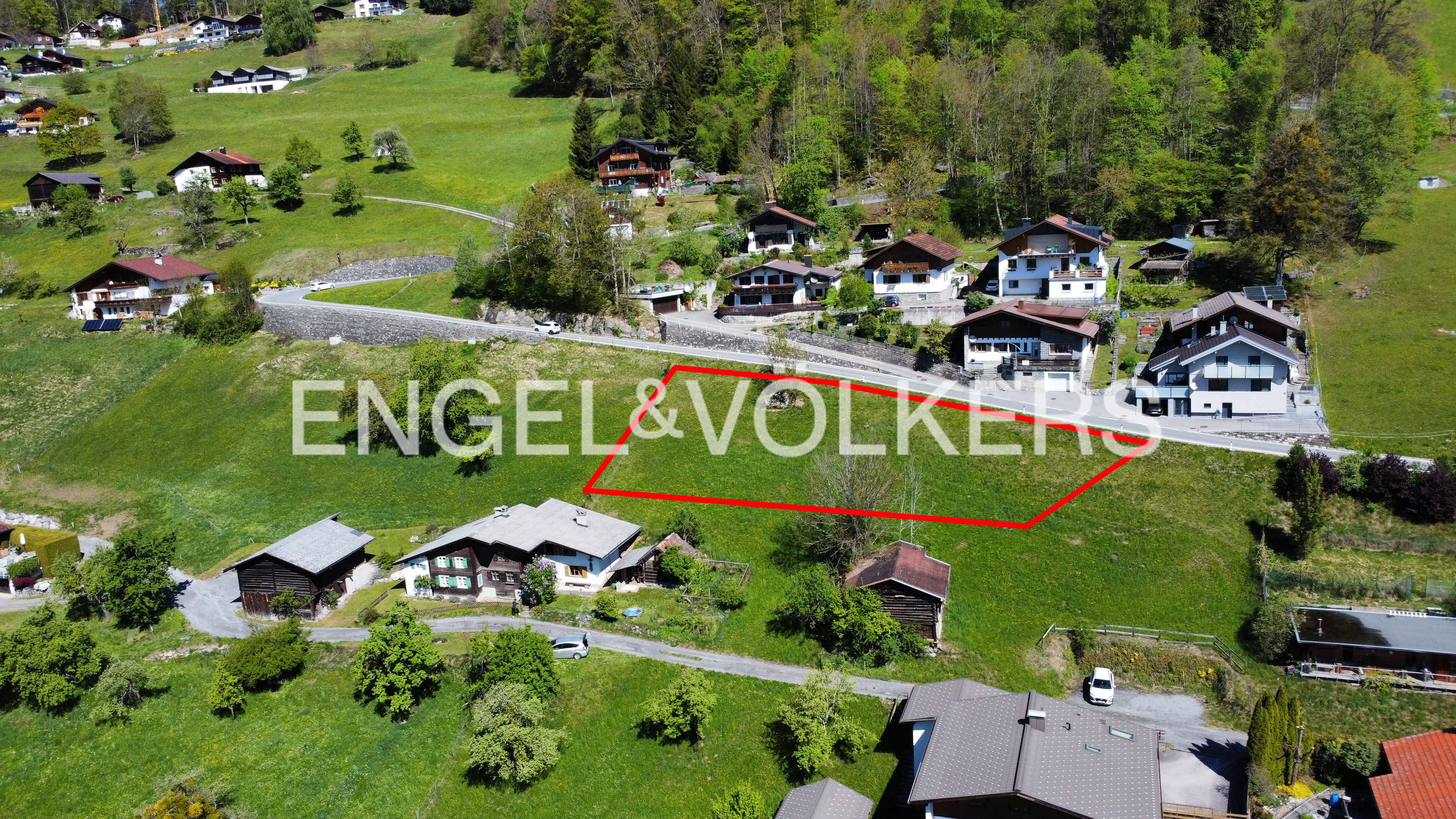 Sonniges Grundstück mit ca. 899 m² am Fuße des Bartholomäbergs!