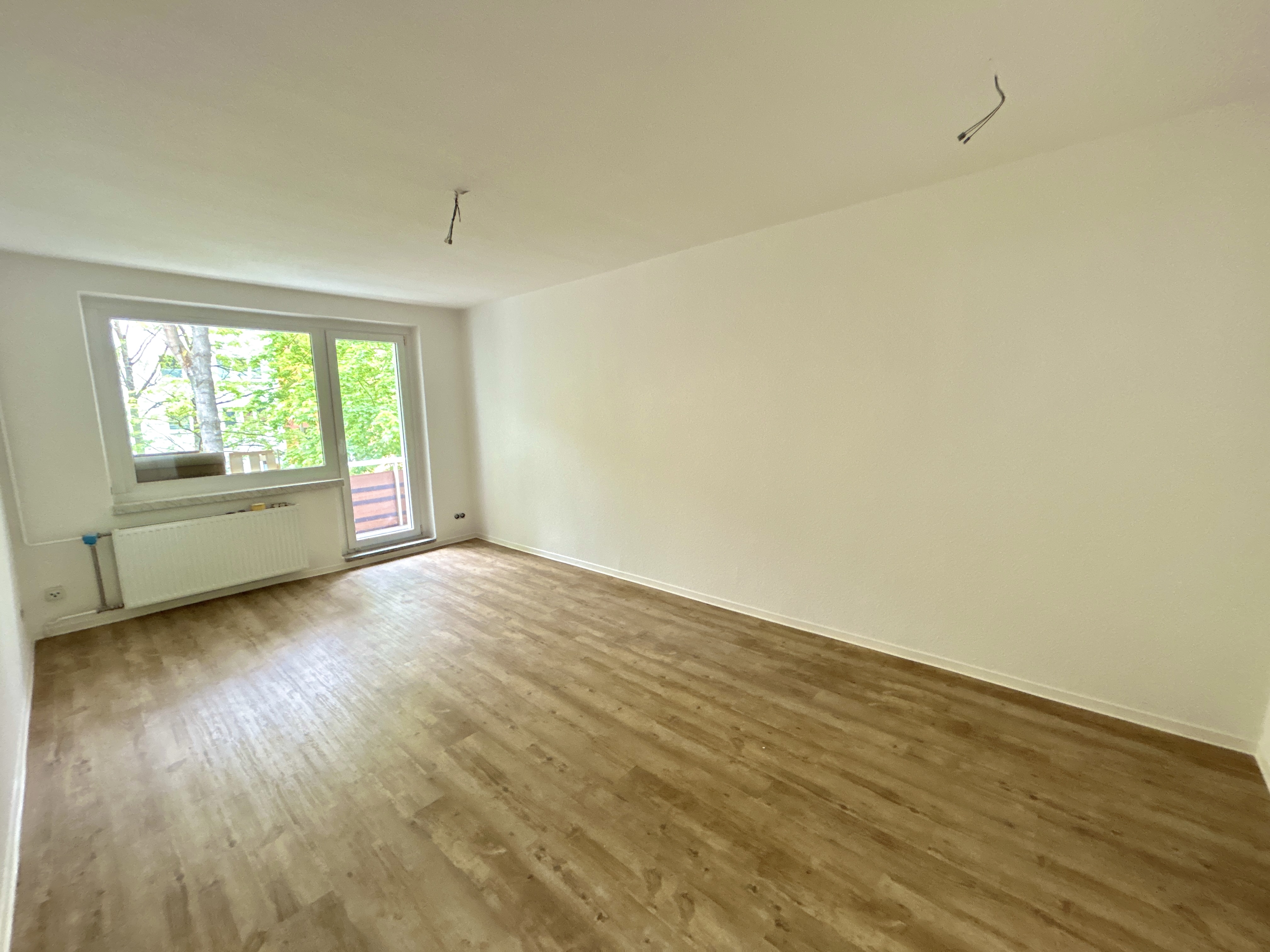 Sanierte 4-Raum-Wohnung mit Balkon und grüner Aussicht in Magdeburg Stadtfeld Ost – sofort bezugsfrei