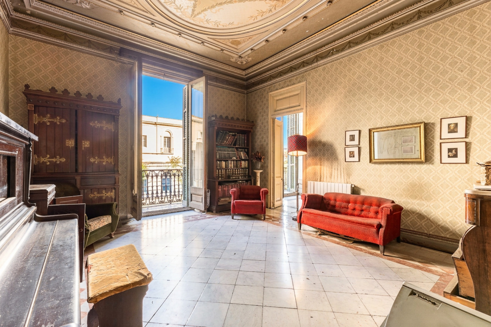 Stately property with 159 m² terrace in the rigth of Eixample [AI-modified]